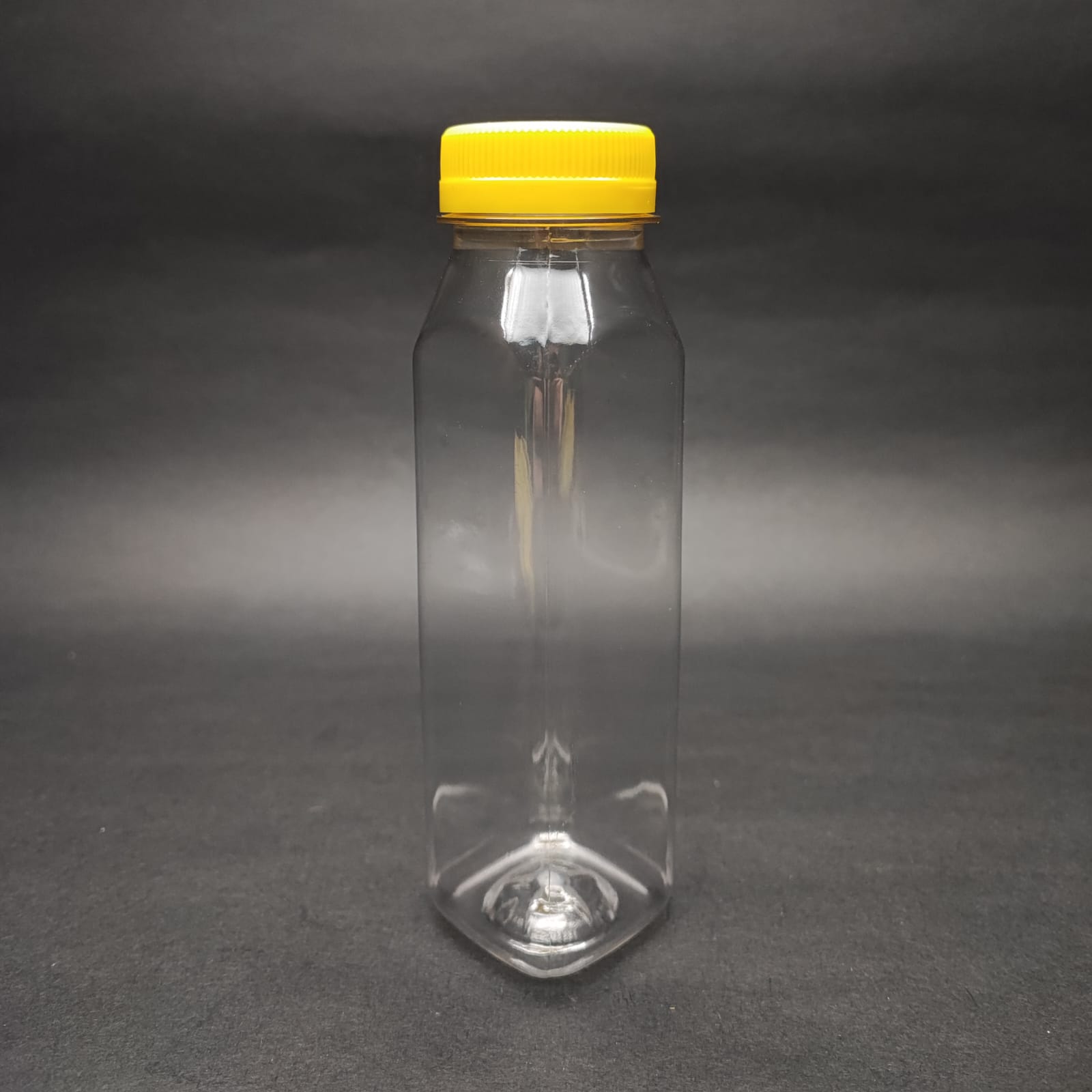250 CC KARE PET ŞİŞE (19 GR) - GENİŞ AĞIZLI SARI KİLİTLİ KAPAKLI - 250 ML DETOX , MEYVE SUYU ŞİŞE , BOŞ DETOKS ŞİŞE