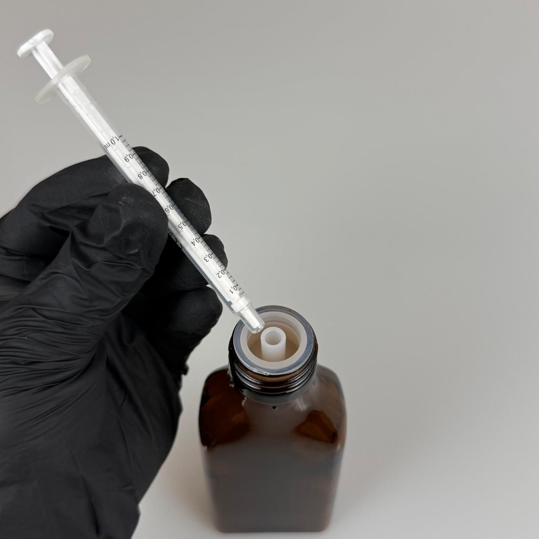 100 ML YASSI CAM ECZA ŞİŞESİ + 1 ML DOZAJ PİPETİ + DOZAJ TIPASI + CONTALI PLASTİK KAPAK TAKIM
