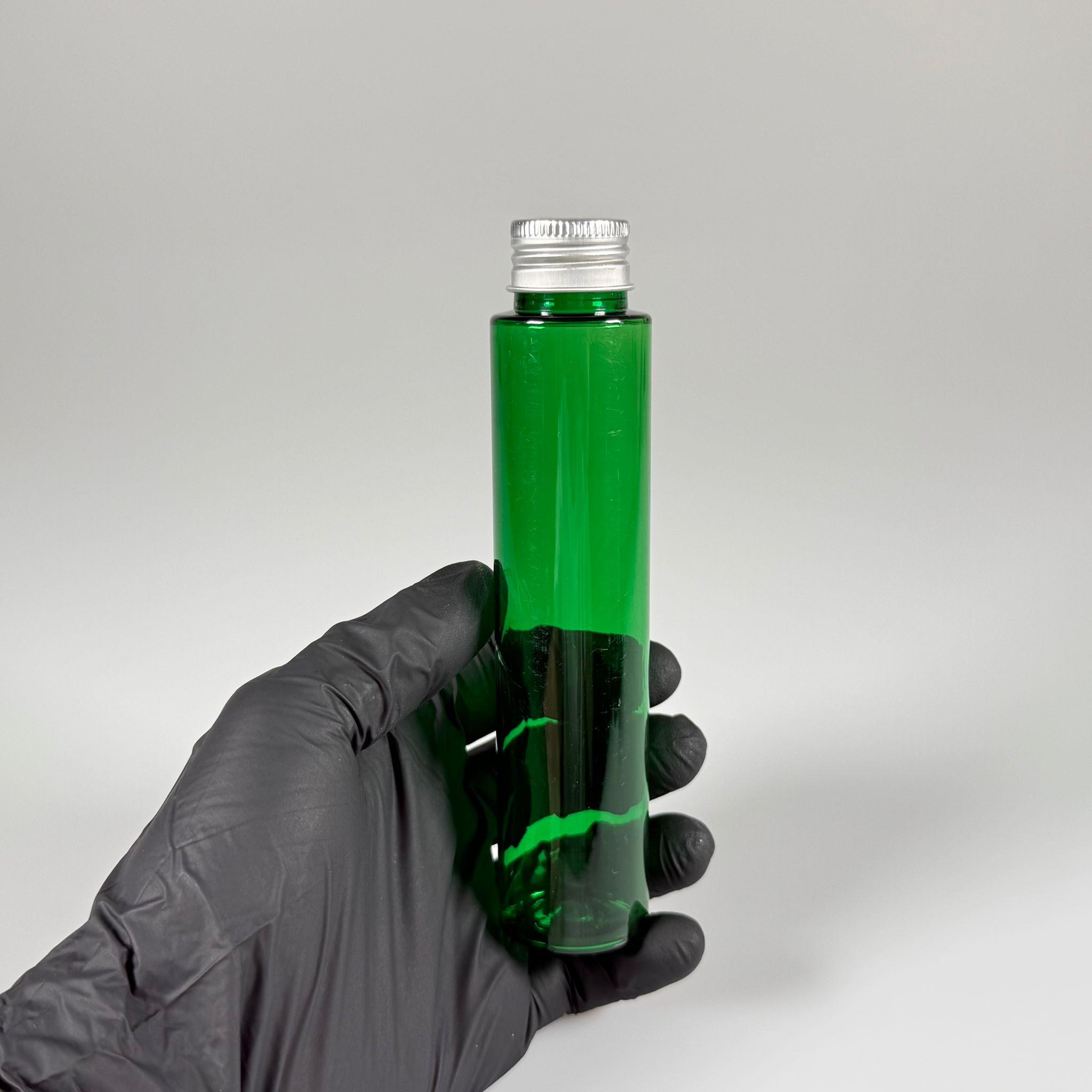100 CC UZUN SİLİNDİR YEŞİL PET ŞİŞE (24 GR)  - CONTALI METAL GÜMÜŞ KAPAKLI - 100 ML BİBERİYE SUYU, LAVANTA YAĞI, SAÇ SERUM, TONİK VB İÇİN PLASTİK KOZMETİK AMBALAJLARI