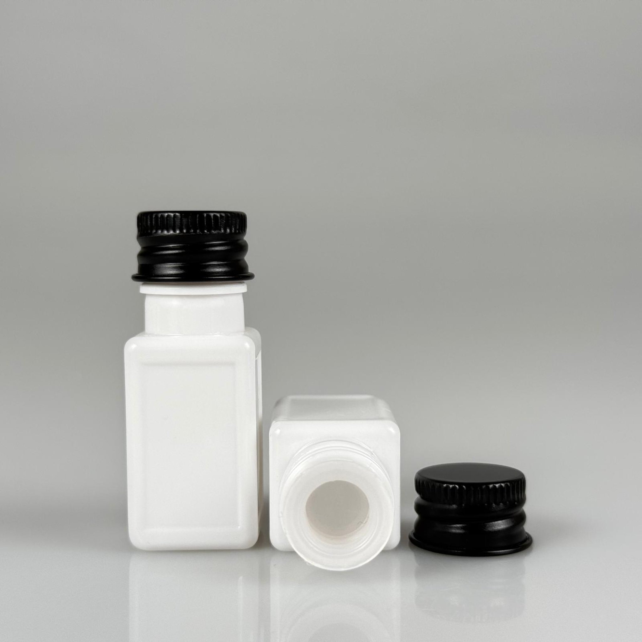 10 CC BEYAZ KARE PET SHOT ŞİŞE - KÖPÜK CONTALI SİYAH ALÜMİNYUM METAL KAPAKLI + KÖR TIPALI TAKIM - 10 ML PLASTİK ŞİŞE