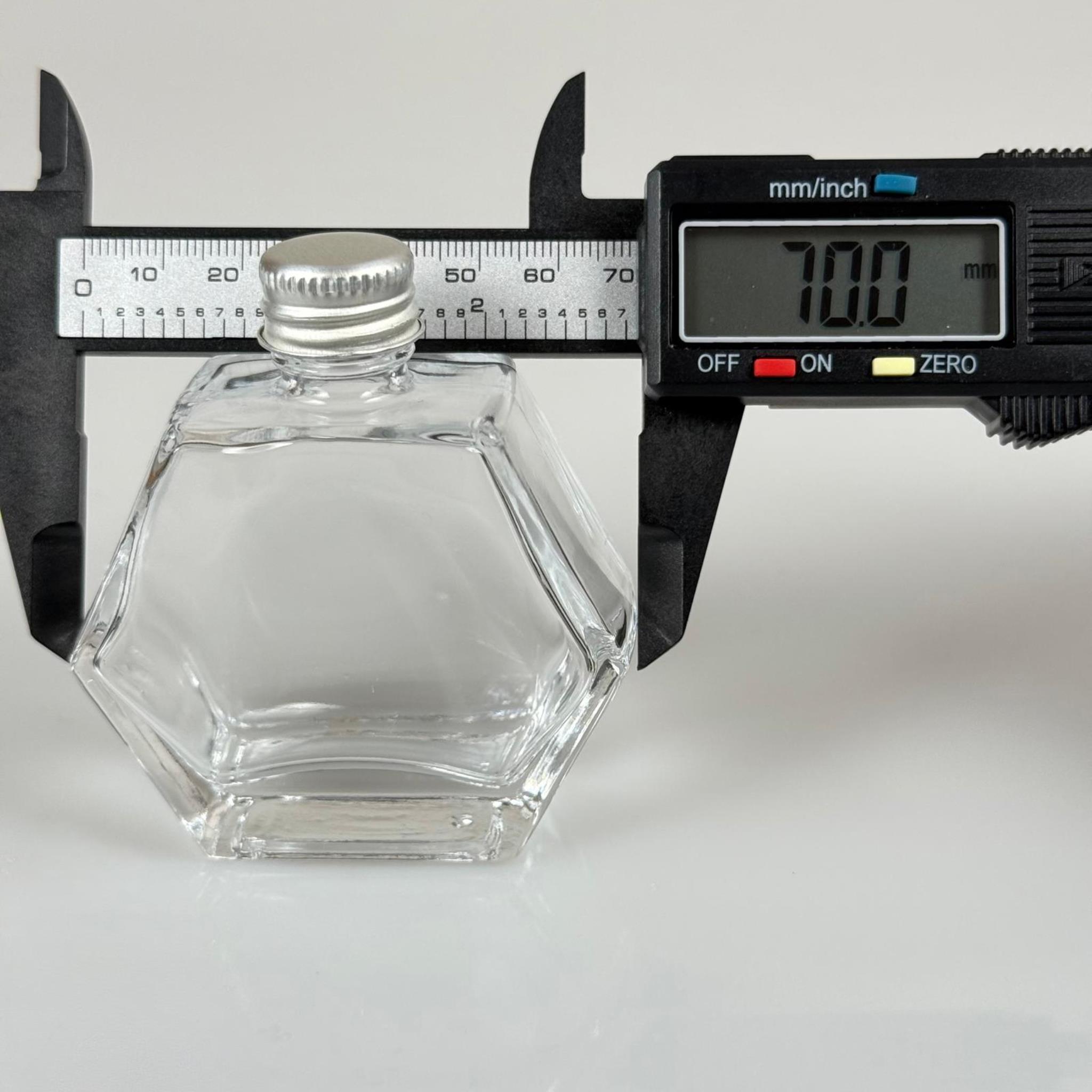 50 CC ALTIGEN CAM ŞİŞE + GÜMÜŞ METAL KAPAK + KOLONYA TIPASI - 50 ML HEDİYELİK CAM KOLONYA ŞİŞESİ - DÜĞÜN, NİŞAN, SÖZ, KINA, CENAZE, PROMOSYON İÇİN HEDİYELİK KOLONYA ŞİŞELERİ