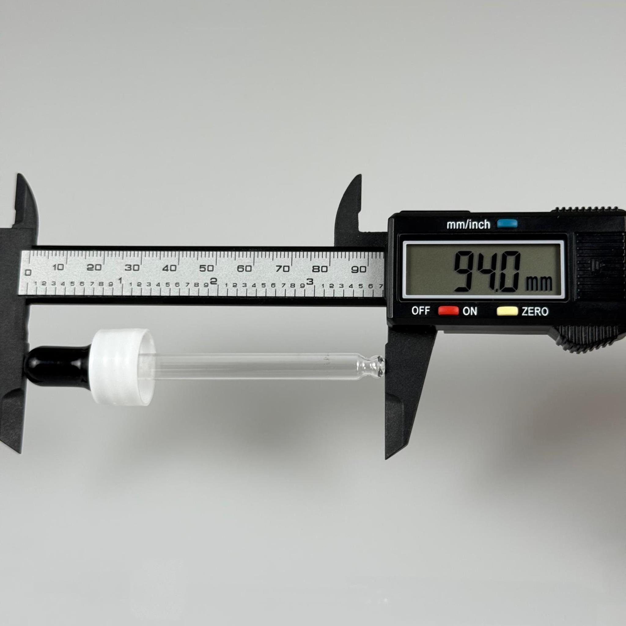 18 MM CAM DAMLALIKLI TAKIM - SİYAH EMZİK +  DELİKLİ PLASTİK DÜZ BEYAZ KAPAK + 77 MM CAM PİPET