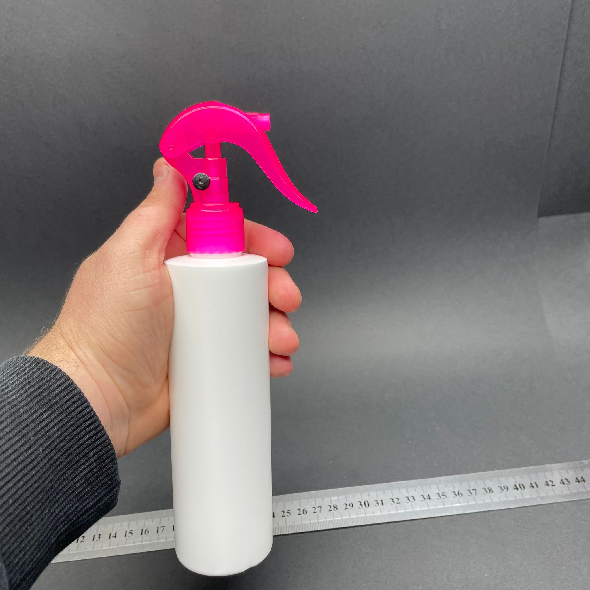 200 CC BEYAZ POLİETİLEN ŞİŞE - PEMBE TRİGER SPREYLİ - 200 ML DUMAN PÜSKÜRTEN PLASTİK ODA PARFÜMÜ ŞİŞESİ - GÜL SUYU ŞİŞESİ