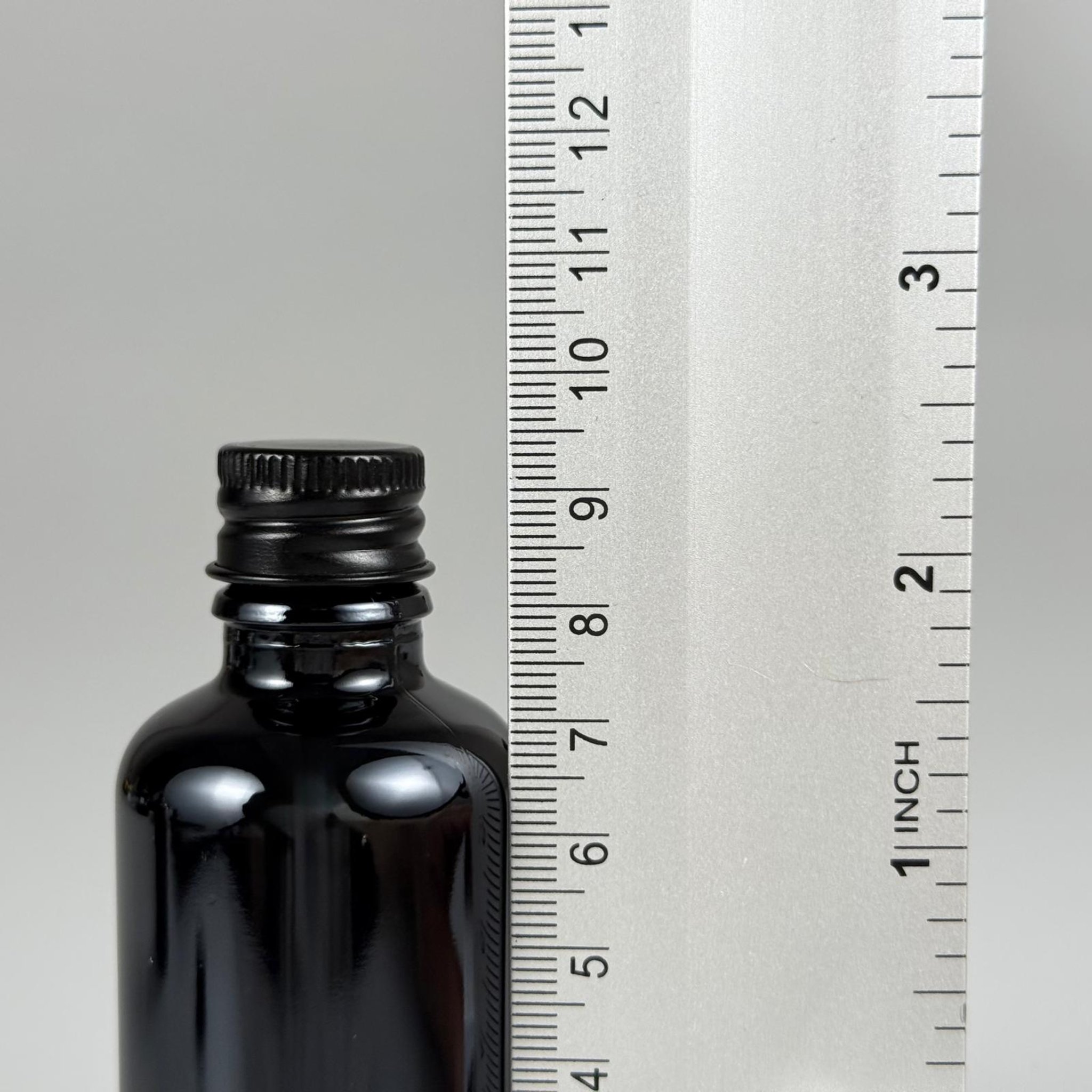 50 CC SİYAH CAM ŞİŞE + KÖPÜK CONTALI SİYAH ALÜMİNYUM METAL KAPAKLI + KÖR TIPALI TAKIM - 50 ML SİYAH CAM ŞİŞE