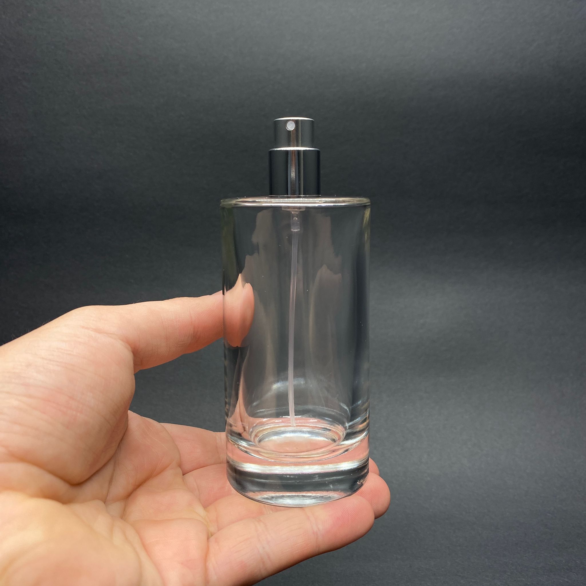 100 ML SİLİNDİR MODEL SAVAGE PARFÜM ŞİŞESİ - GÜMÜŞ METAL SPREYLİ (AĞIZ 15 MM GEÇME KOLAY KAPAMA)