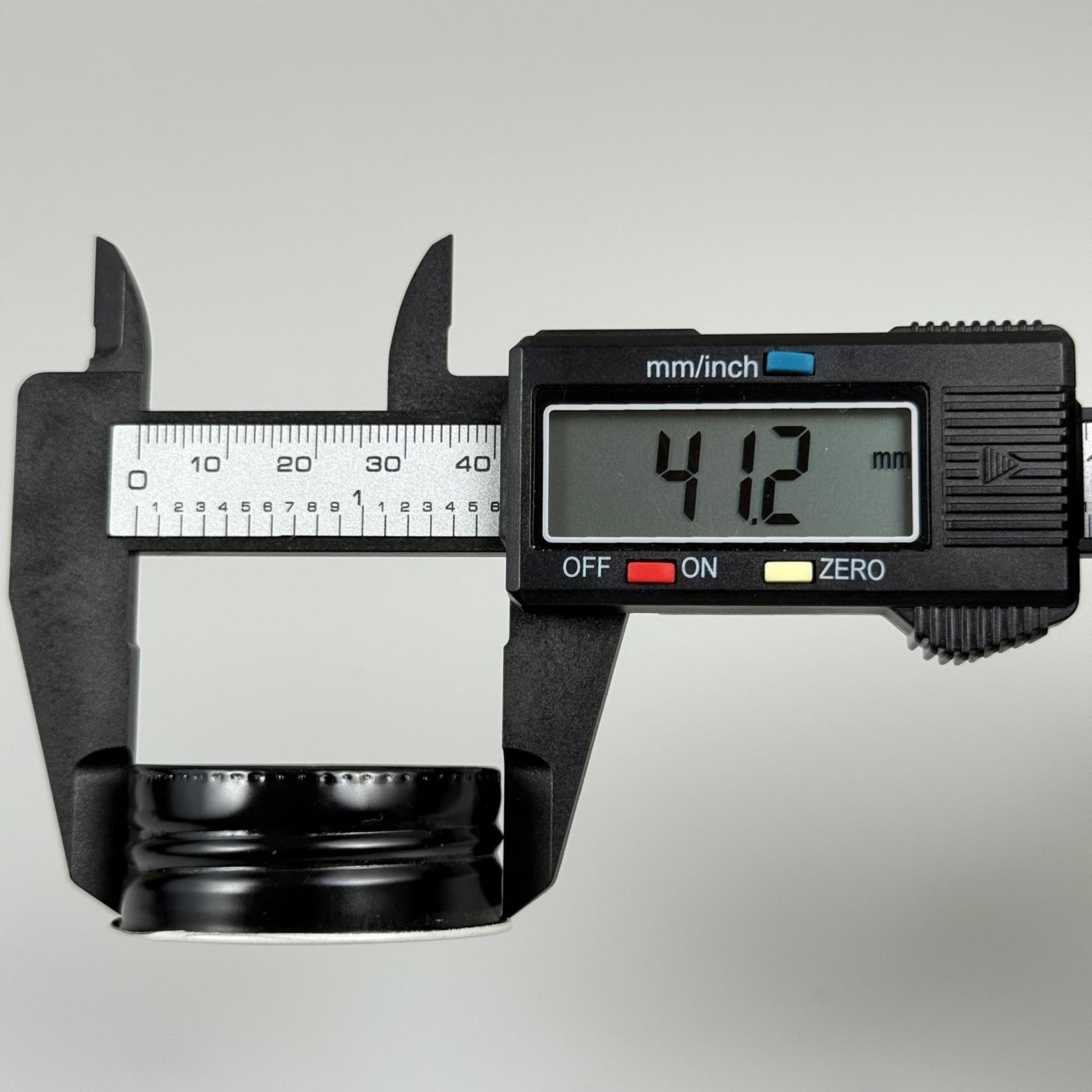 41/18 MM VİDALI SİYAH METAL KAPAK