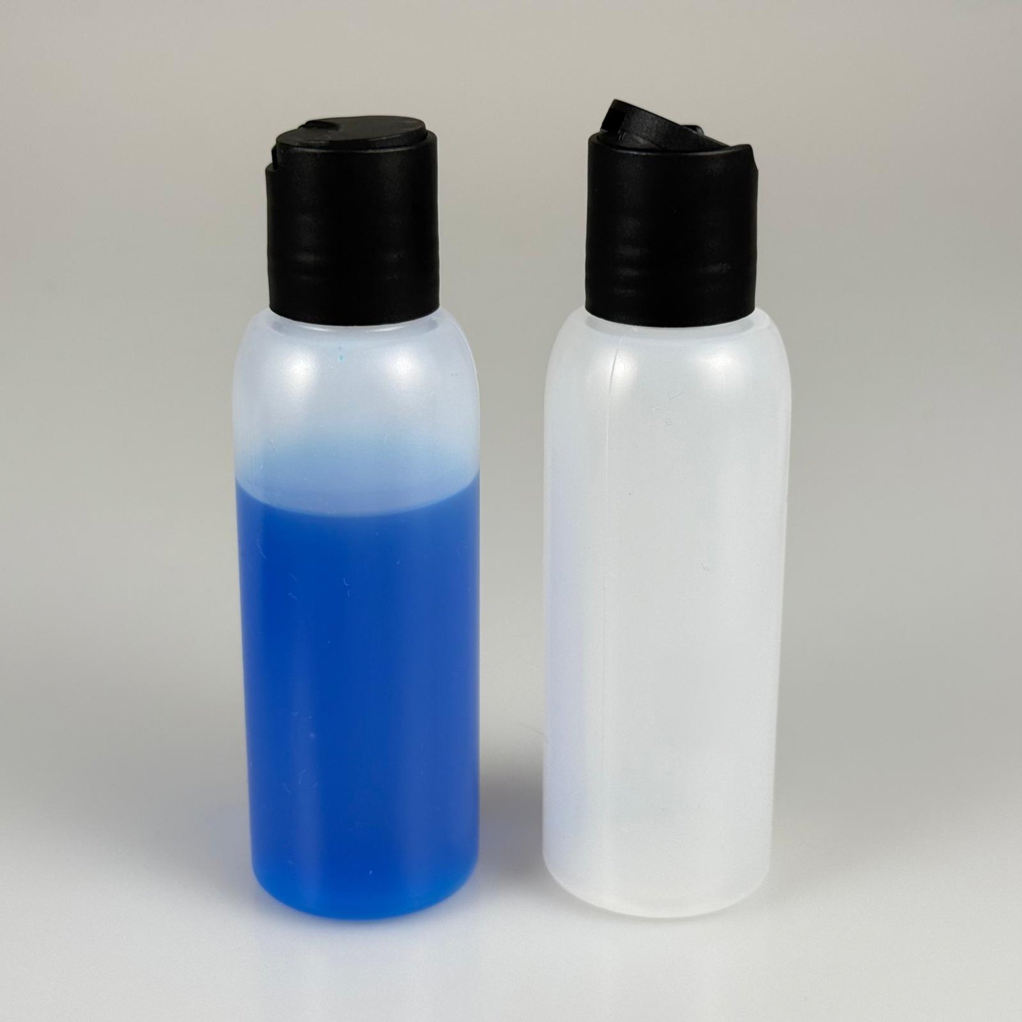 100 ML SIKILABİLİR YUMUŞAK PE POLİETİLEN PLASTİK ŞİŞE - SİYAH DİSKTOP ŞAMPUAN KAPAKLI - 100 cc sos, yağ, kartuş, mürekkep vb için boş şişeler