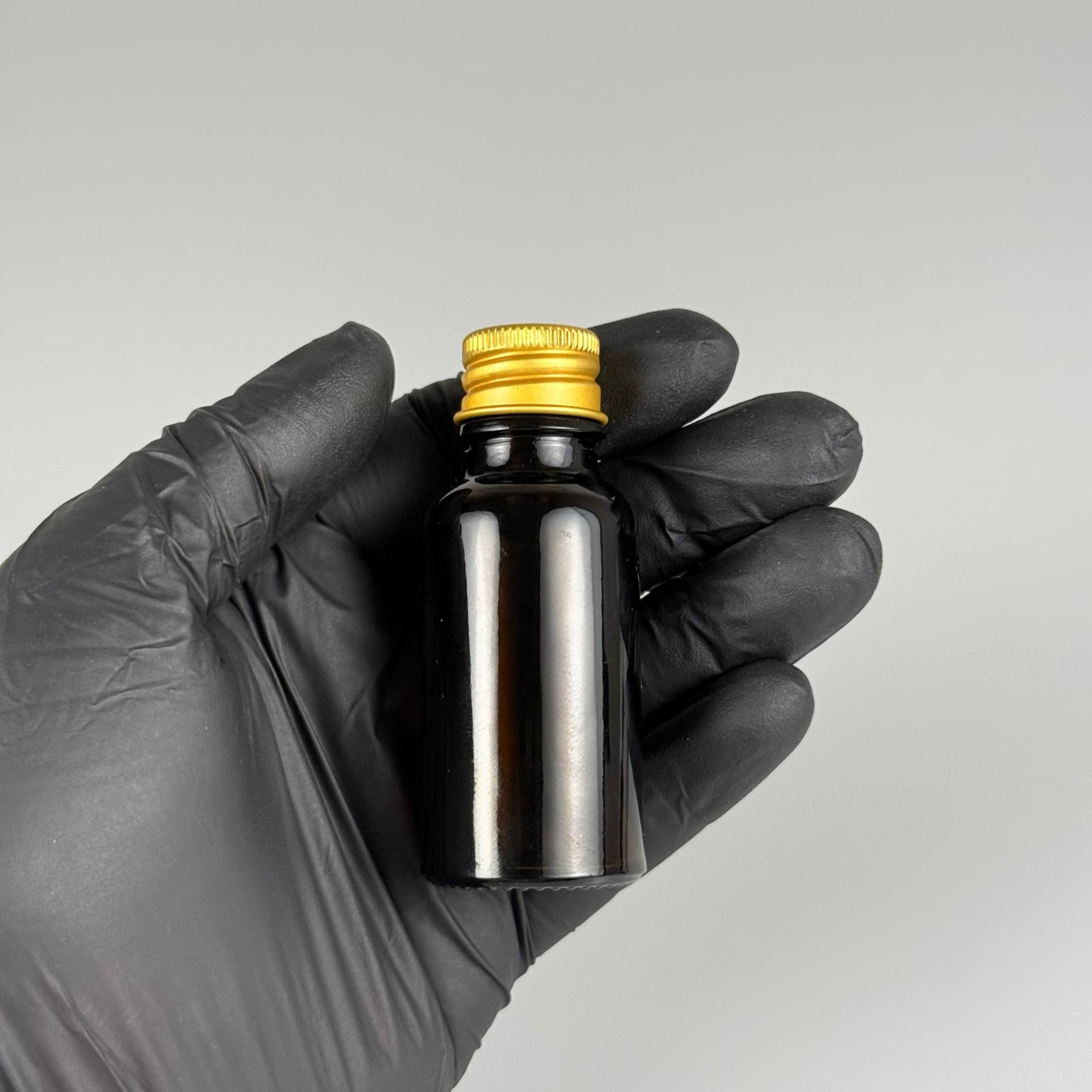 20 CC AMBER CAM ŞİŞE + KÖPÜK CONTALI GMOLD ALÜMİNYUM METAL KAPAKLI TAKIM - 20 ML KAHVERENGİ CAM ŞİŞE