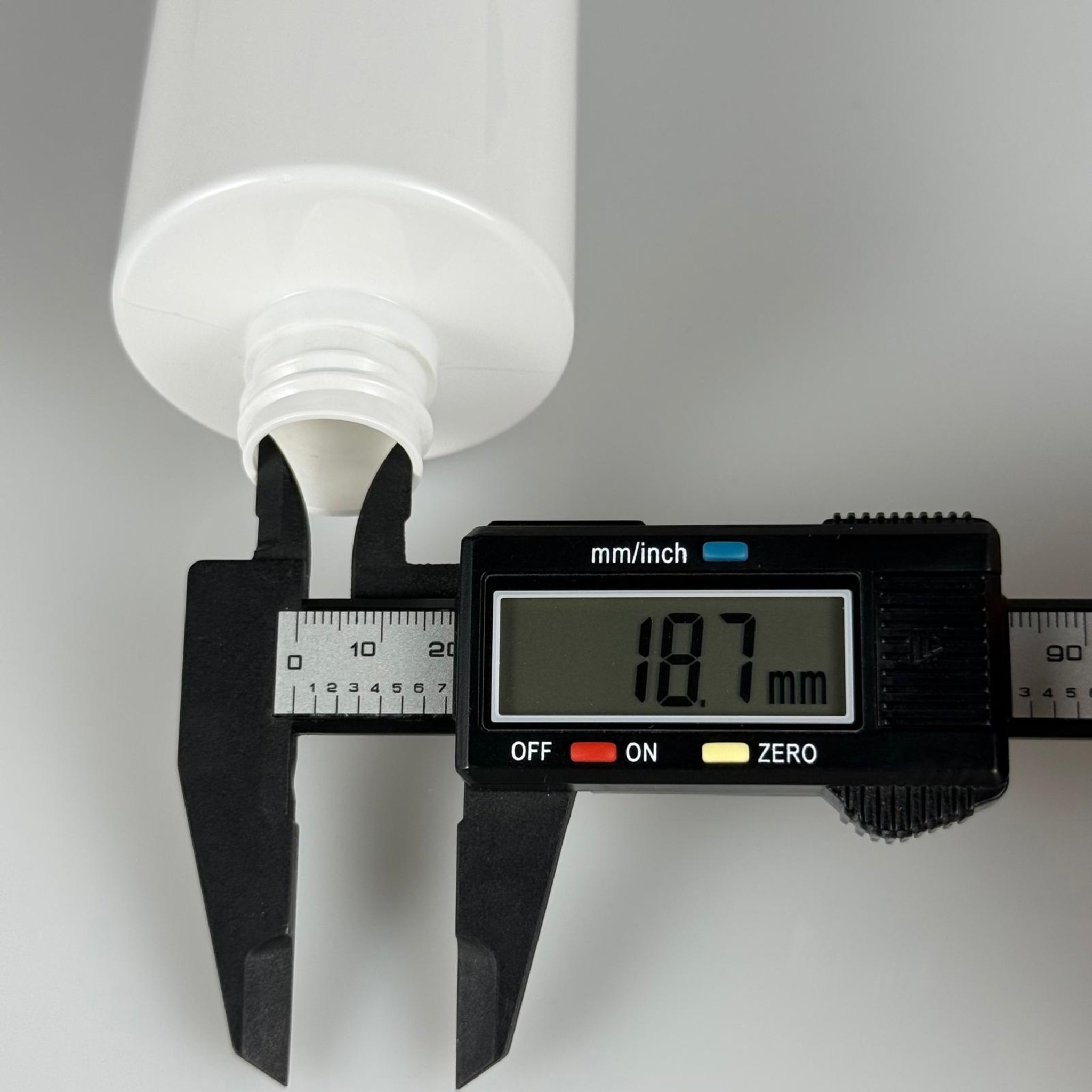 400 CC BEYAZ KÜT PET ŞİŞE 24 MM (30 GR) KY