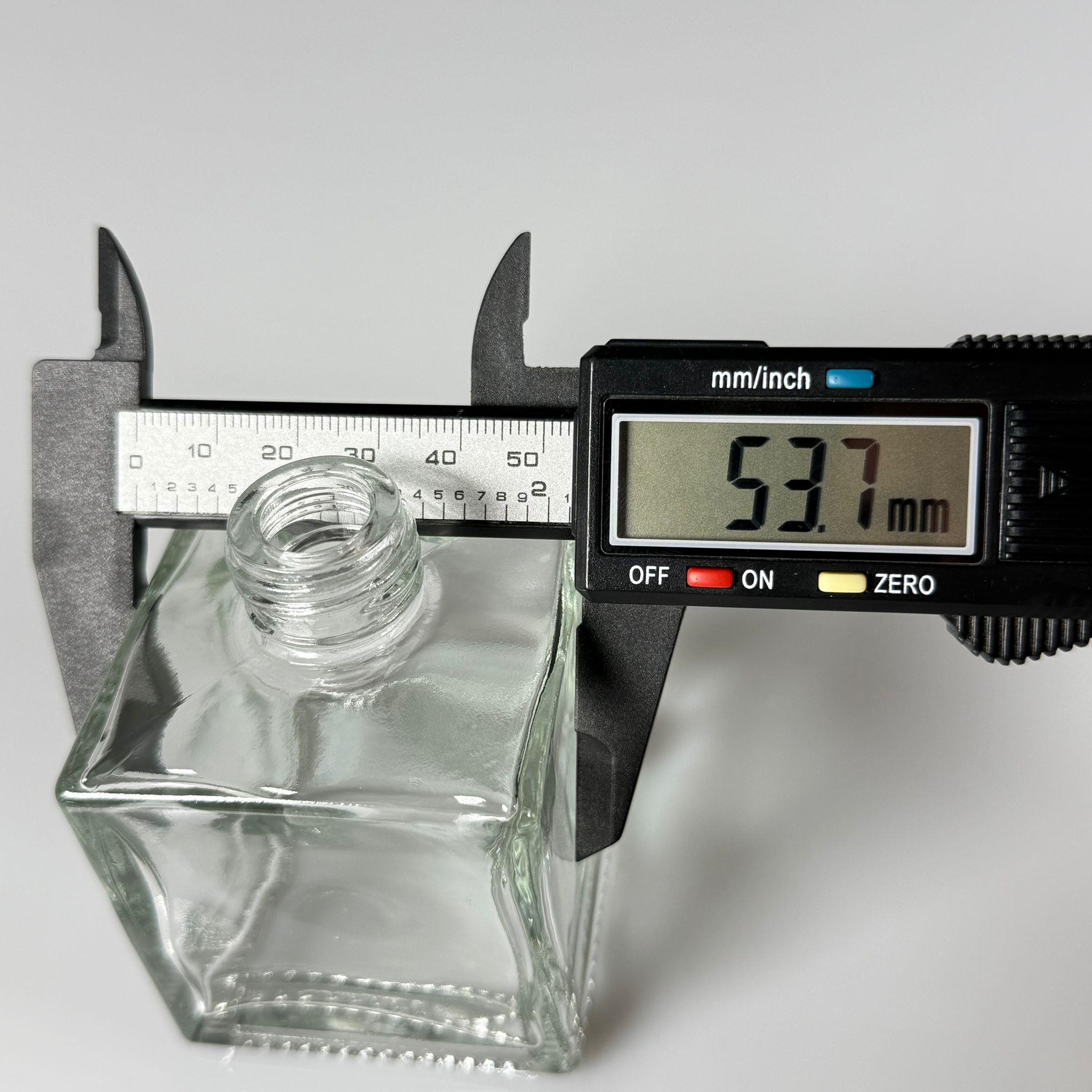 100 CC KARE CAM ŞİŞE 22 MM AĞIZ - kapaksız