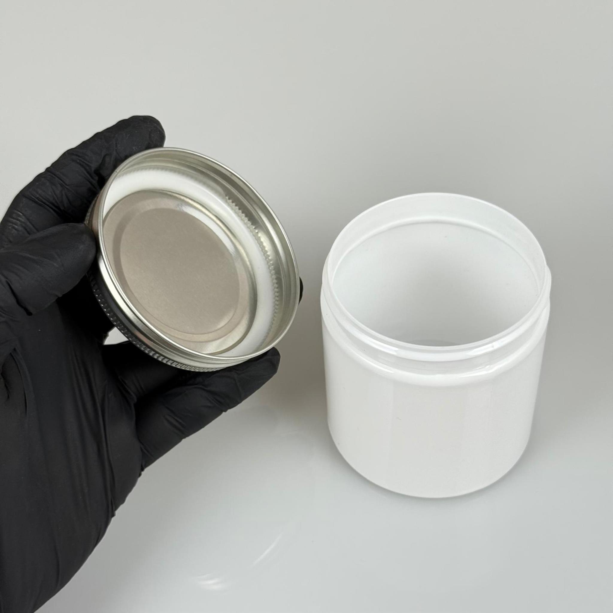 250 CC BEYAZ SERT PLASTİK KAVANOZ - GÜMÜŞ METAL KAPAKLI - 250 ML METAL KAPAKLI PLASTİK KAVANOZ - KOZMETİK KAVANOZ, GIDA KAVANOZU VE KREM KAVANOZU OLARAK KULLANABİLİRSİNİZ