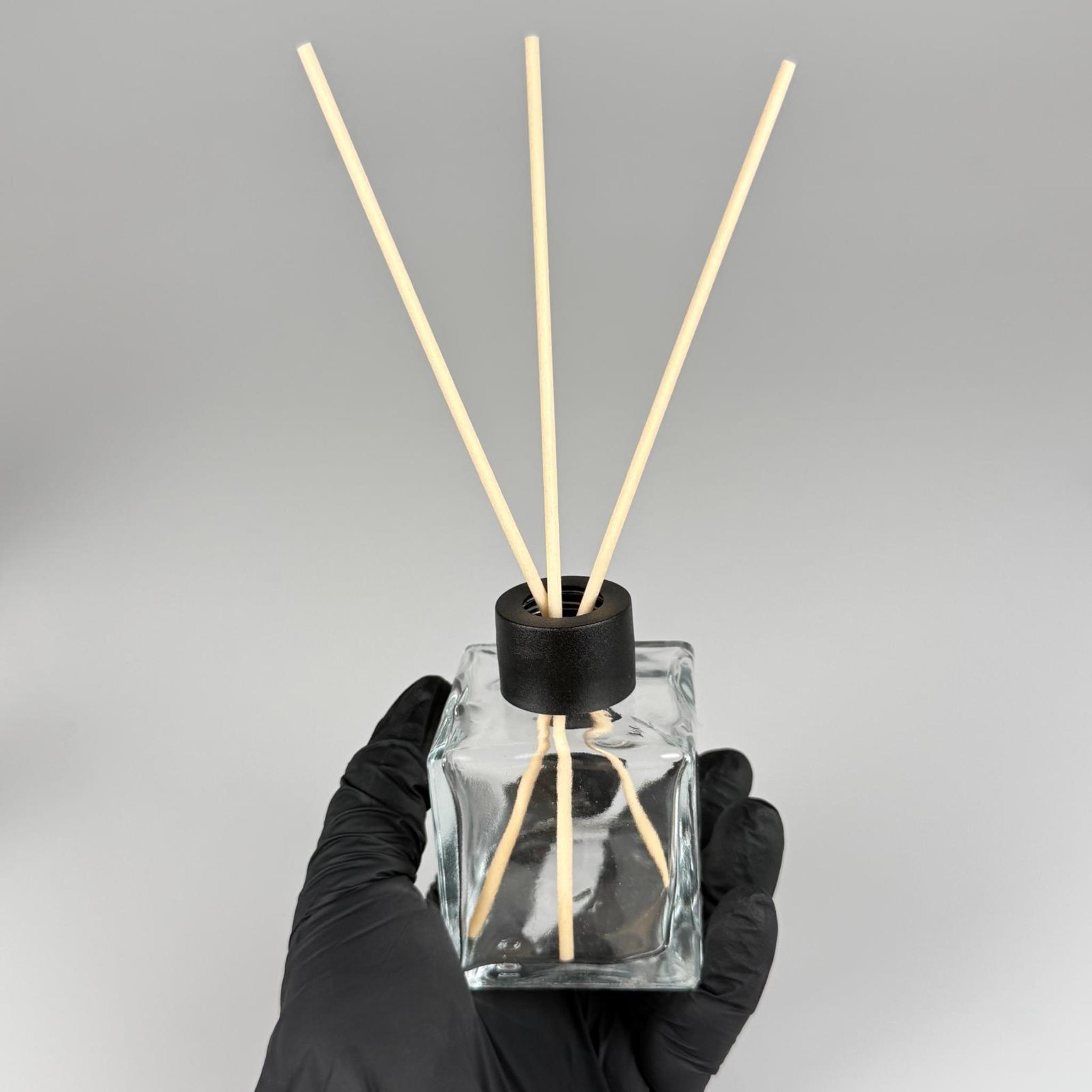 100 CC KARE BAMBU CAM BAMBU ODA KOKUSU ŞİŞESİ - 100 ML ÇUBUKLU KÖŞELİ BAMBU ODA KOKUSU ŞİŞESİ - DİFÜZÖR ŞİŞE- CAM ŞİŞE + SİYAH KAPAK + TIPA + 3 ADET FİBER AHŞAP RATTAN BAMBU ÇUBUK