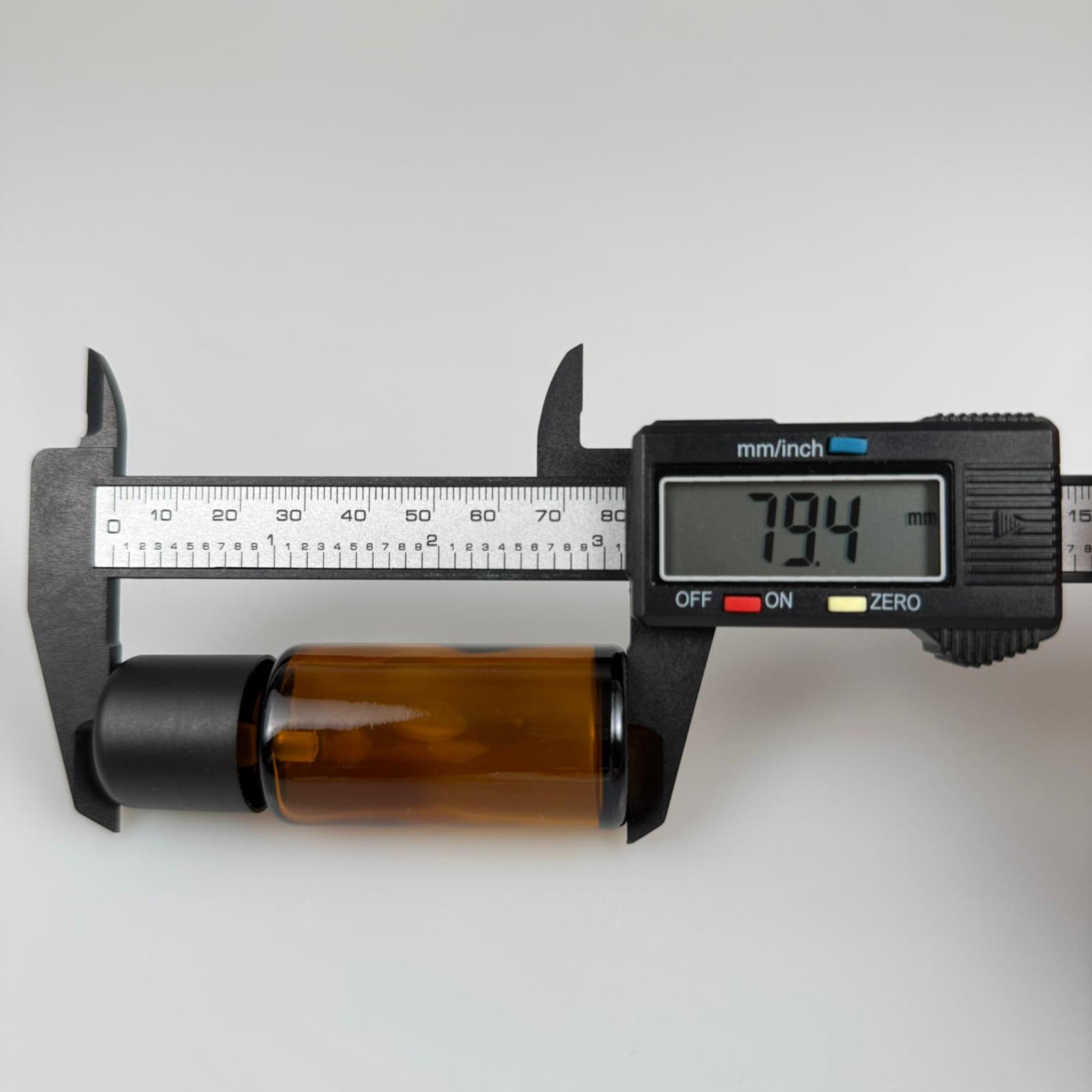 20 CC AMBER CAM ŞİŞE + İÇTEN DAMLALIKLI ÇOCUK KİLİTLİ SİYAH KAPAK - KAHVERENGİ 20 ML KİLİT KAPAKLI DAMLATMALI ŞİŞE
