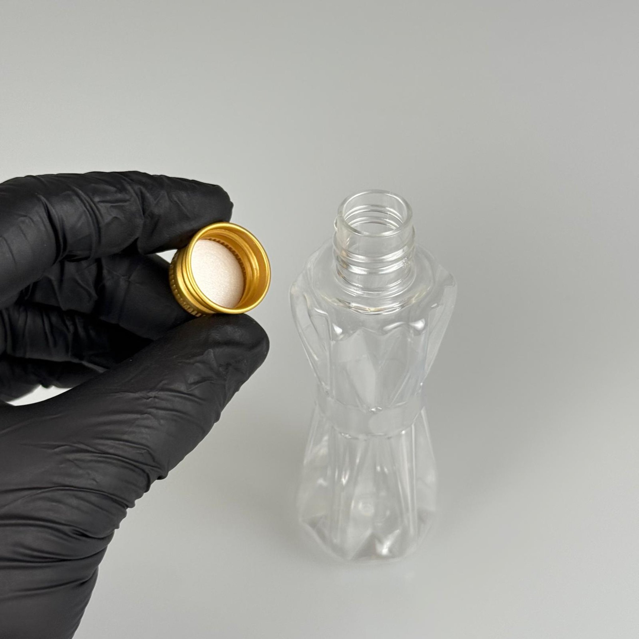 50 CC ELMAS MODEL PET ŞİŞE + KÖPÜK CONTALI GOLD ALÜMİNYUM METAL KAPAKLI TAKIM - 50 ML PLASTİK ŞİŞE