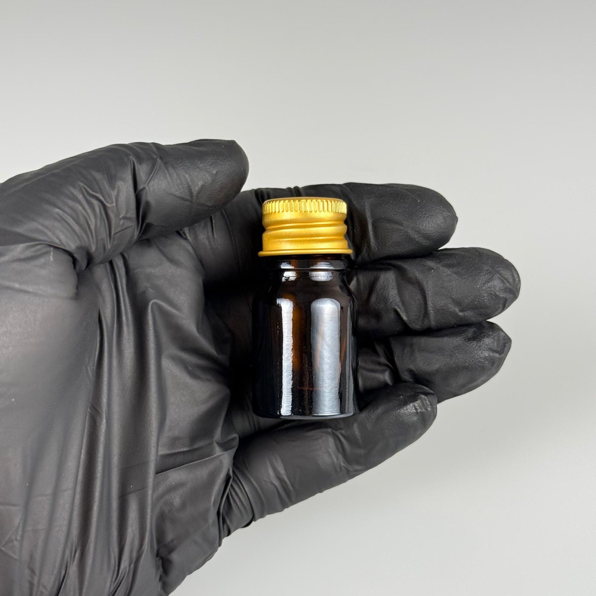 3 CC AMBER CAM ŞİŞE + KÖPÜK CONTALI GOLD ALÜMİNYUM METAL KAPAKLI + DAMLALIKLI KOLONYA TIPALI TAKIM - 3 ML KAHVERENGİ CAM ŞİŞE