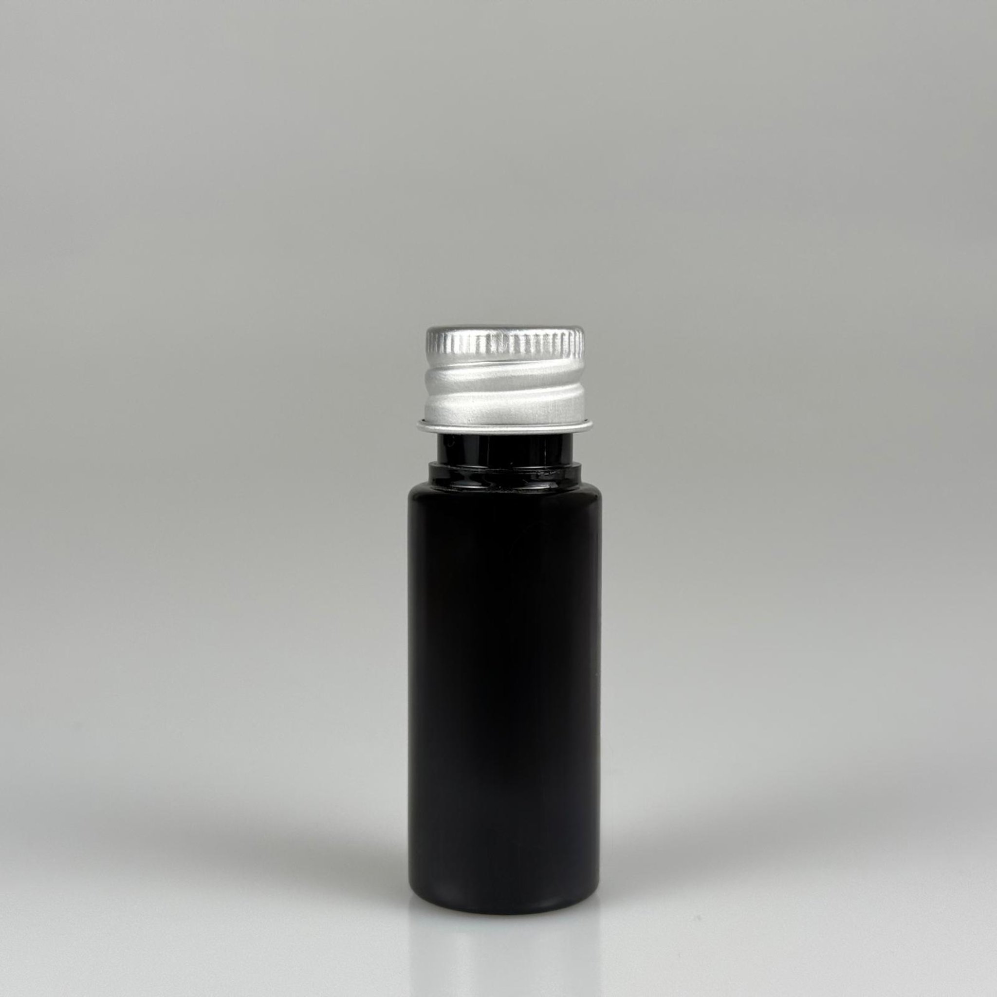 15 CC SİYAH SİLİNDİR PET ŞİŞE + KÖPÜK CONTALI GÜMÜŞ ALÜMİNYUM METAL KAPAKLI TAKIML - 15 ML SİYAH PET ŞİŞE