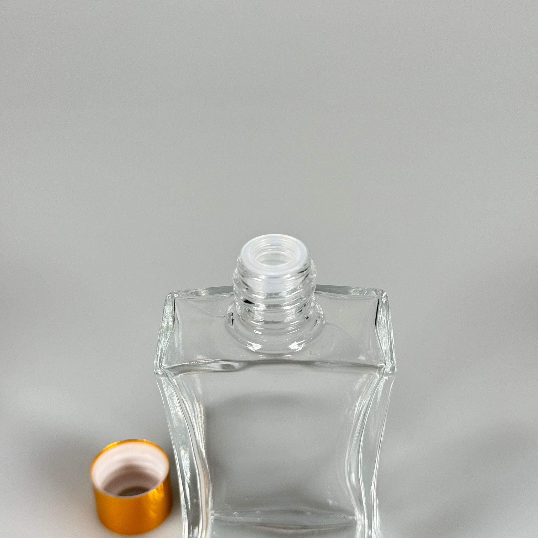 50 CC DİKDÖRTGEN BAMBU CAM BAMBU ODA KOKUSU ŞİŞESİ - 50 ML ÇUBUKLU KÖŞELİ BAMBU ODA KOKUSU ŞİŞESİ - DİFÜZÖR ŞİŞE- CAM ŞİŞE + GOLD METAL KAPAK + PLASTİK TIPA + 3 ADET FİBER SİYAH BAMBU ÇUBUK