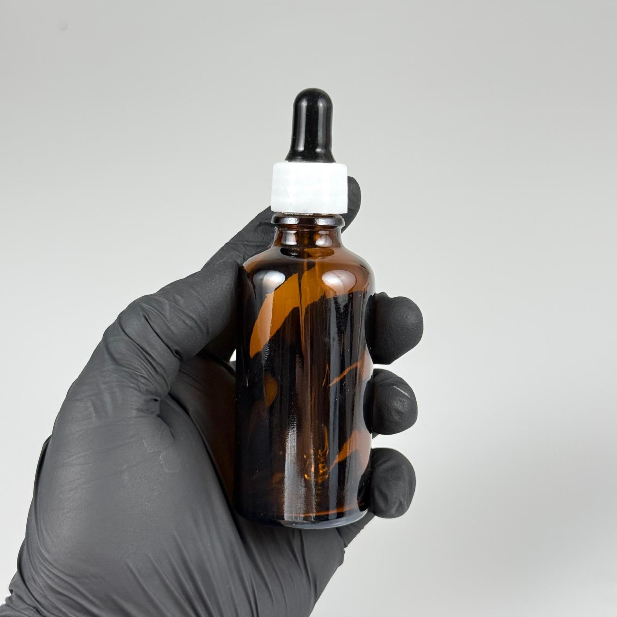 50 CC AMBER CAM DAMLALIKLI ŞİŞE - SİYAH EMZİK + BEYAZ DÜZ KAPAK + CAM PİPET TAKIM - 50 ML KAHVERENGİ DAMLALIKLI ŞİŞE SETİ