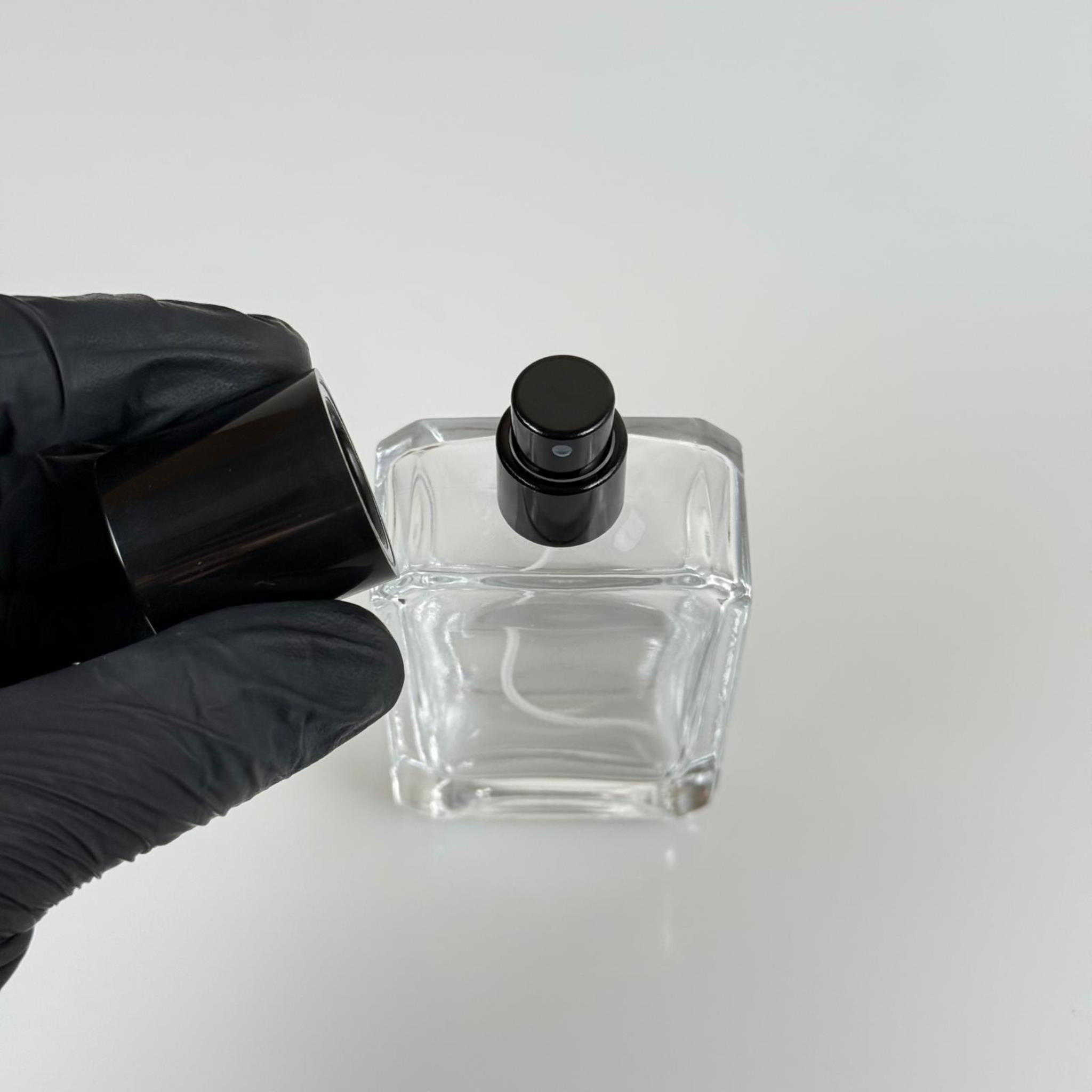 50 ML KÖŞELİ MODEL ANGEL PARFÜM ŞİŞESİ - SİYAH METAL SPREYLİ + SİYAH KAPAKLI (AĞIZ 15 MM GEÇME KOLAY KAPAMA)