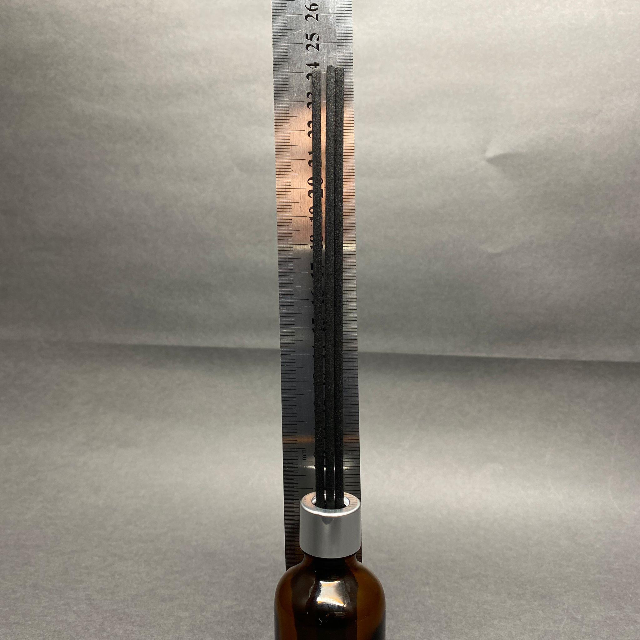 50 CC AMBER CAM BAMBU ODA KOKUSU ŞİŞESİ - 50 ML ÇUBUKLU BAMBU ODA KOKUSU ŞİŞESİ - DİFÜZÖR ŞİŞE- CAM ŞİŞE + GÜMÜŞ METAL KAPAK + PLASTİK TIPA + 3 ADET FİBER SİYAH BAMBU ÇUBUK