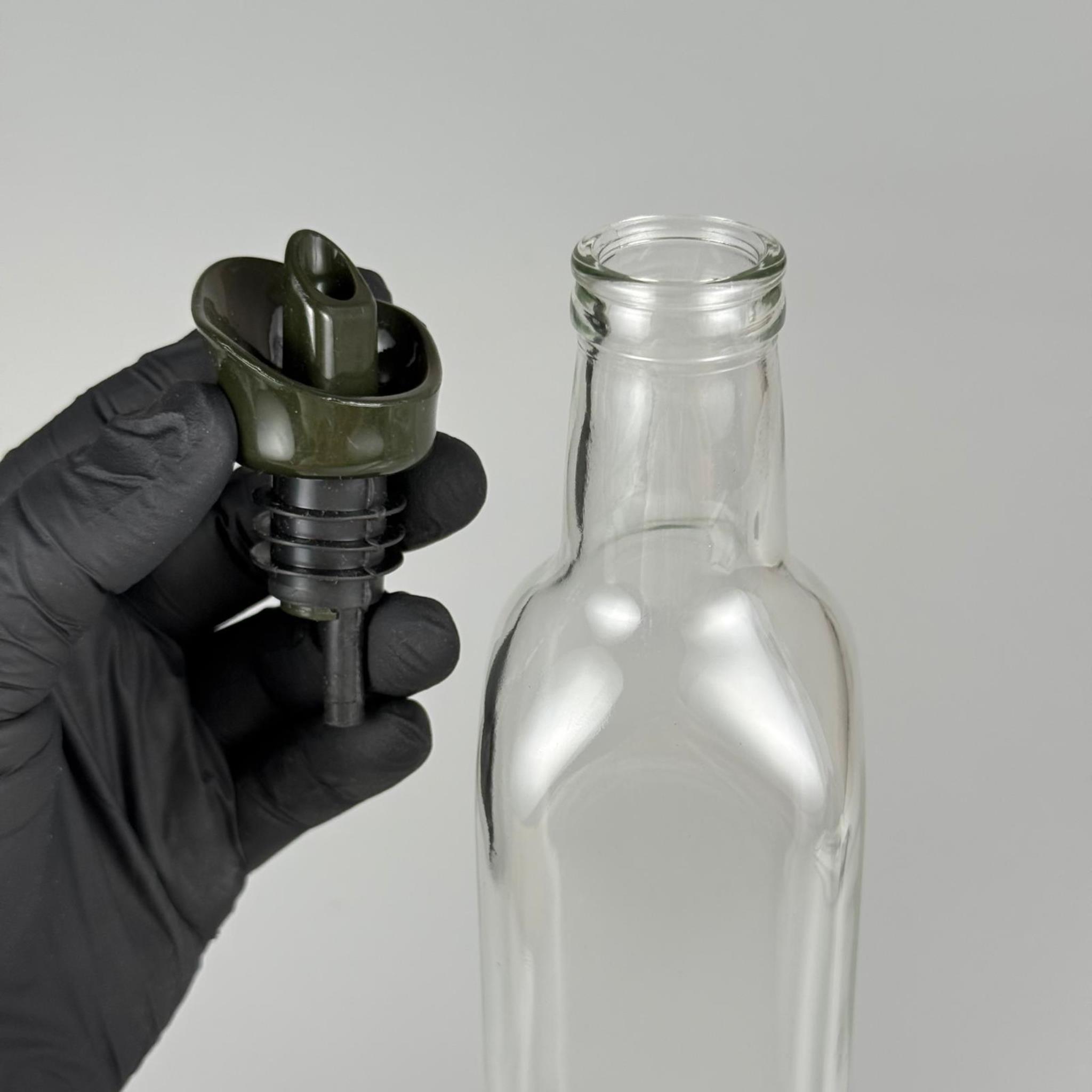 Akıtmaz Kapaklı Şık Cam Yağlık – Zeytinyağı ve Sirke İçin - Restoran Tipi 500 ML Şeffaf Maraska Kare Yağdanlık Koyu Yeşil Akıtıcı Başlıklı EKO