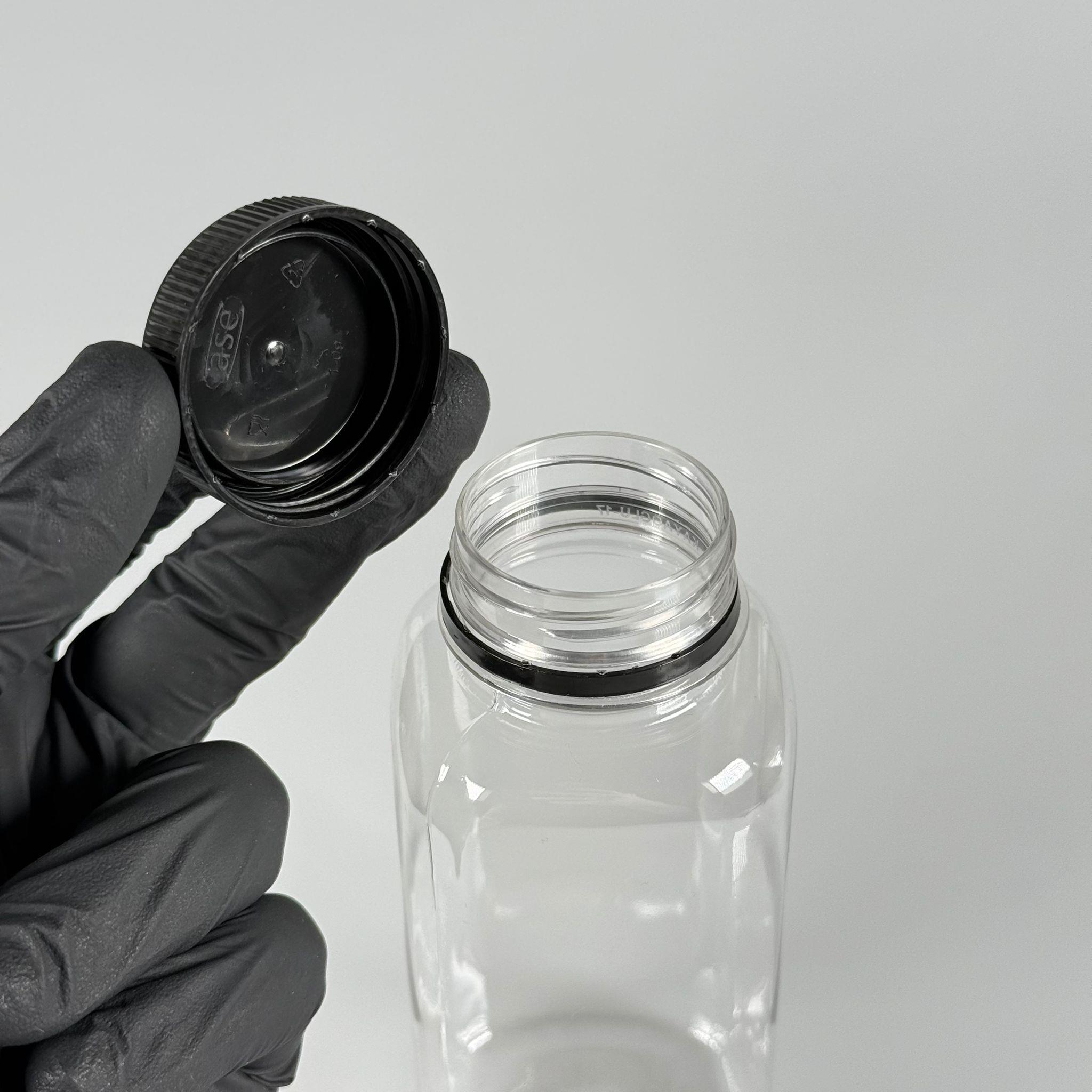 300 CC KÖŞELİ KARE PET ŞİŞE (18,5 GR) - 38 MM GENİŞ AĞIZLI SİYAH KİLİTLİ KAPAKLI - 300 ML DETOX, MEYVE SUYU, SMOOTHIE, AYRAN, SÜT, MEŞRUBAT VB İÇİN BOŞ PLASTİK ŞİŞELER