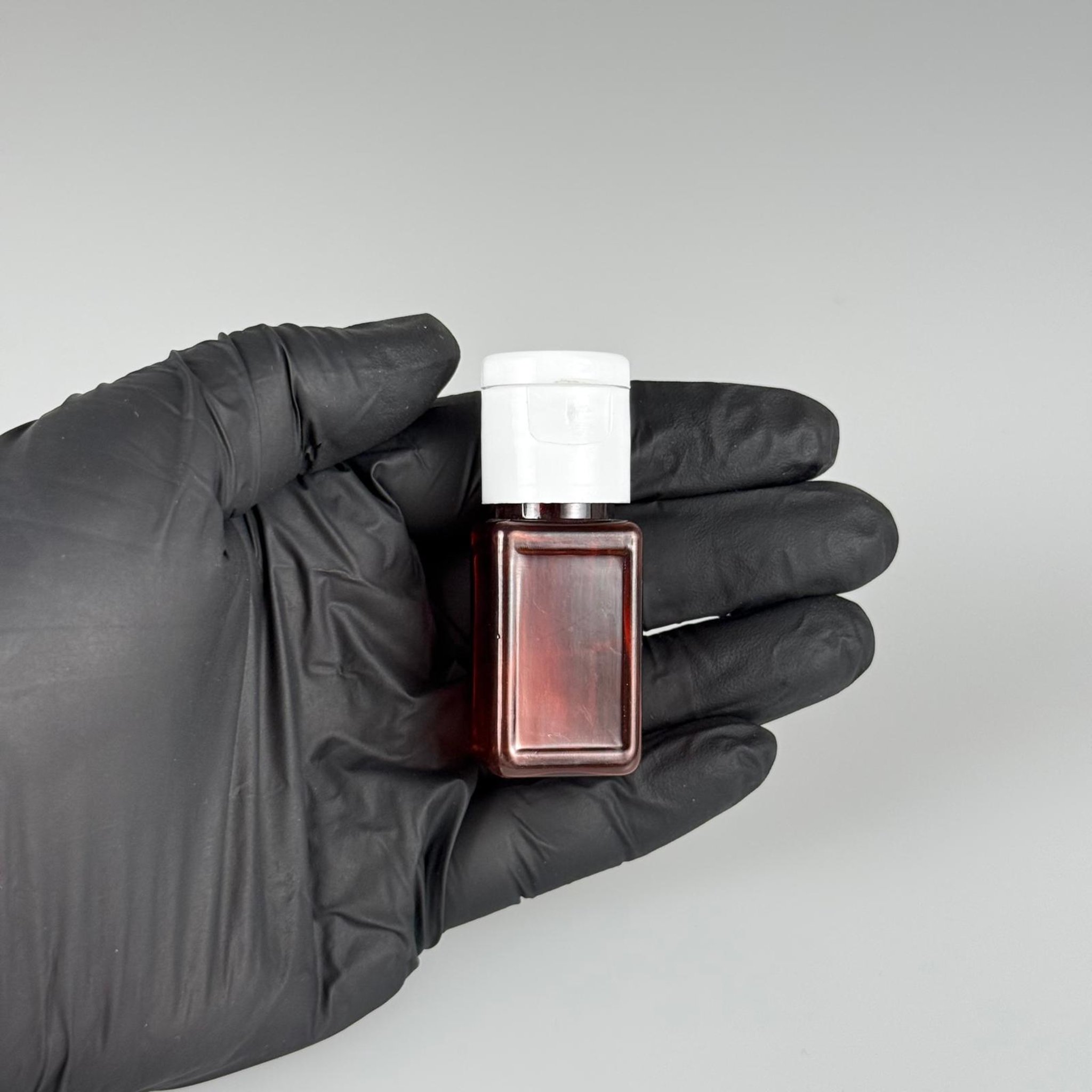 10 ML AÇILIR KAPAKLI AMBER KAHVERENGİ KARE PET ŞİŞE - 10 CC ŞEFFAF ŞİŞE + BEYAZ FLİPTOP KAPAKLI TAKIM