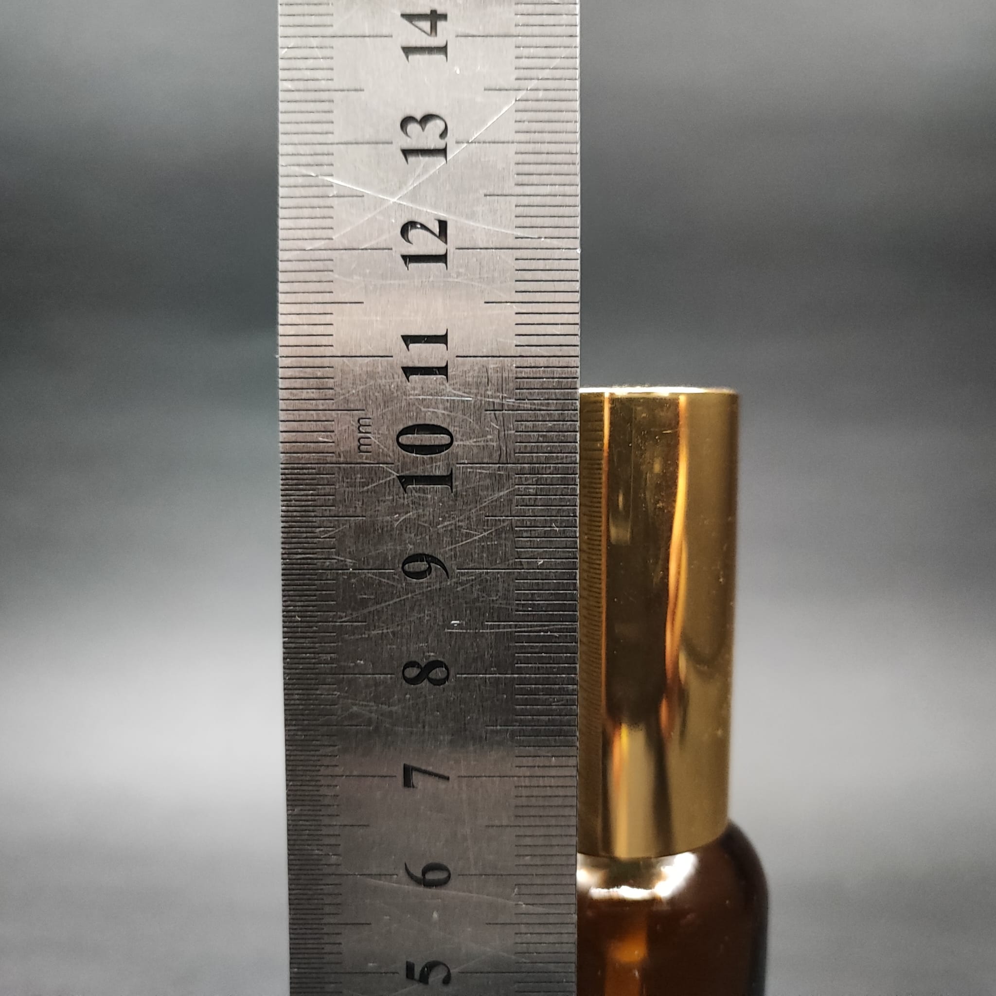 30 ML LÜKS VİDALI VALF ÇEVİRME PARFÜM ŞİŞELERİ - 30 CC AMBER CAM ŞİŞE - GOLD METAL SPREYLİ KAPAKLI SET