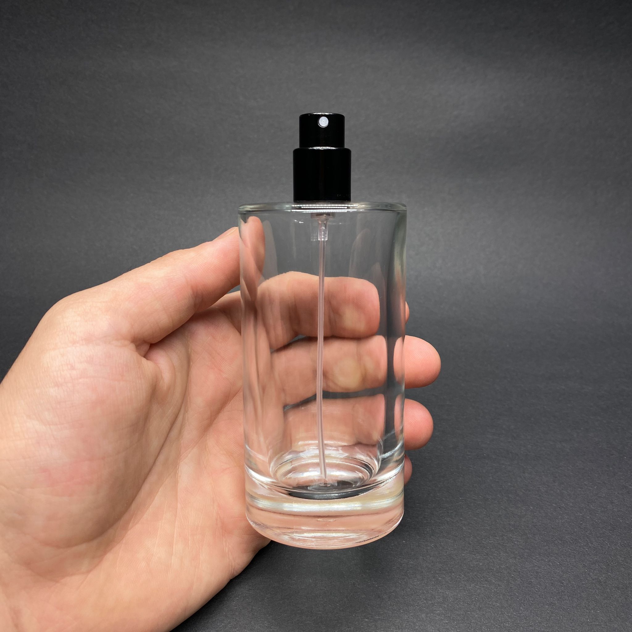 100 ML SİLİNDİR MODEL SAVAGE PARFÜM ŞİŞESİ - SİYAH METAL SPREYLİ (AĞIZ 15 MM GEÇME KOLAY KAPAMA)