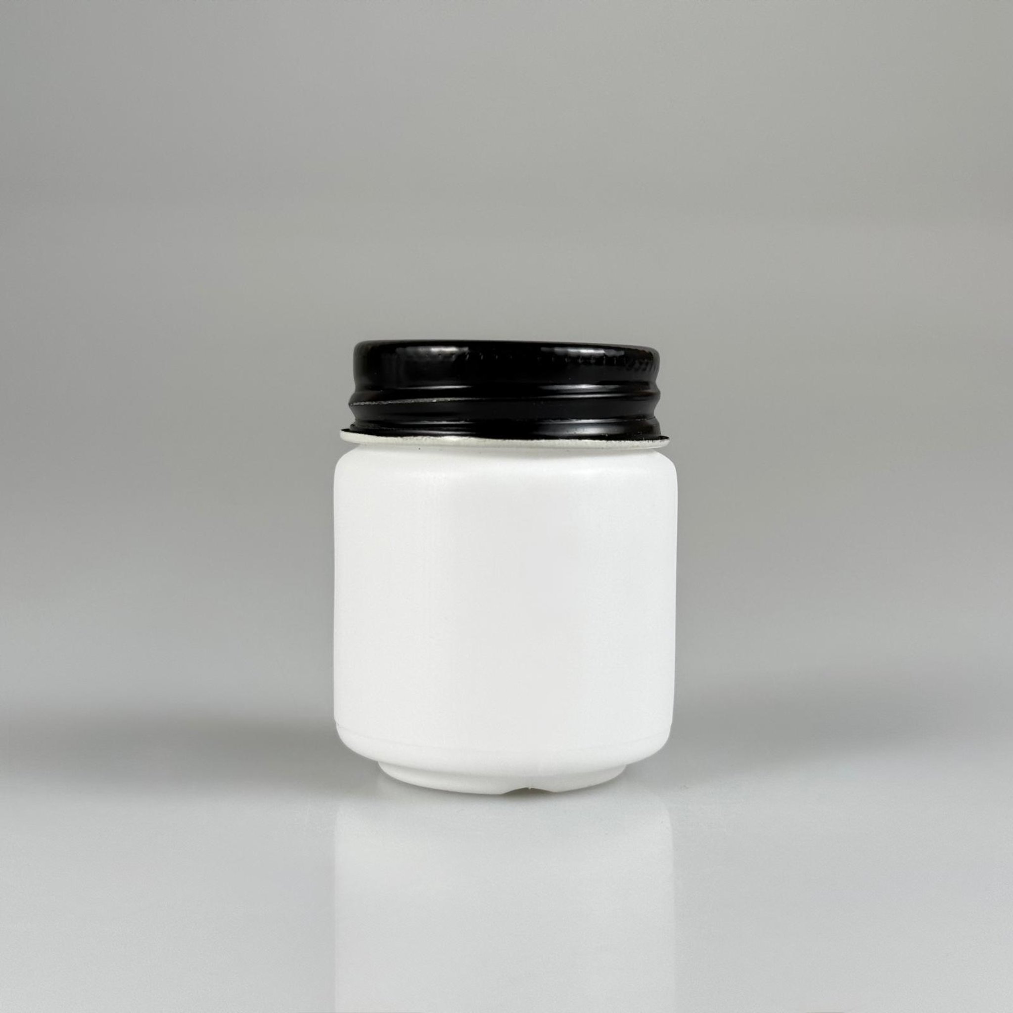 50 CC BEYAZ SERT POLİETİLEN ŞİŞE + SİYAH METAL KAPAKLI - 50 ML POLİETİLEN ŞİŞE