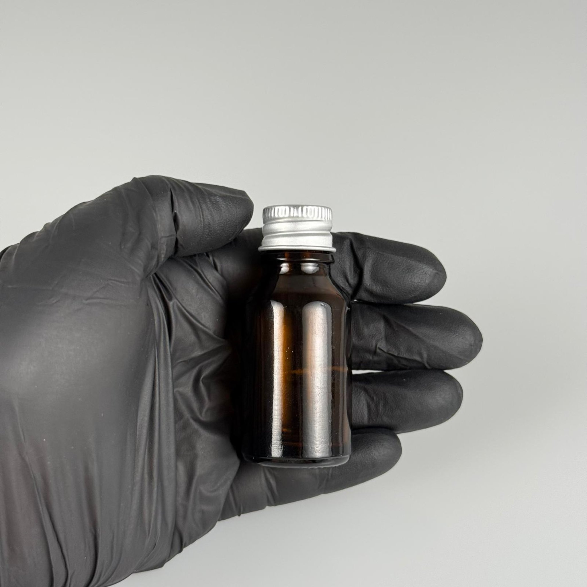 15 CC AMBER CAM ŞİŞE + KÖPÜK CONTALI GÜMÜŞ ALÜMİNYUM METAL KAPAKLI TAKIM - 15 ML KAHVERENGİ CAM ŞİŞE