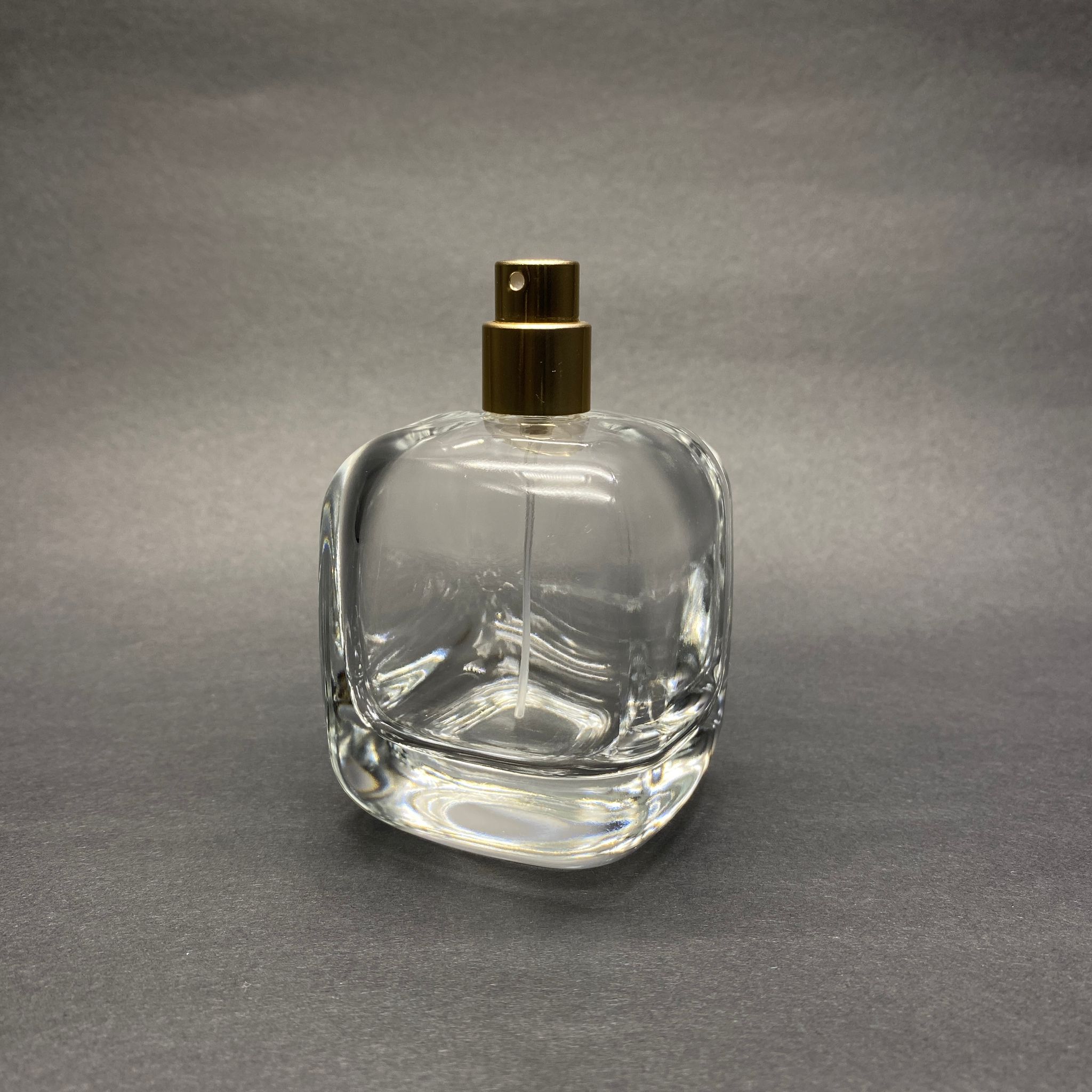 100 ML OVAL KARE MODEL CORE PARFÜM ŞİŞESİ - GOLD METAL SPREYLİ (AĞIZ 15 MM GEÇME KOLAY KAPAMA)