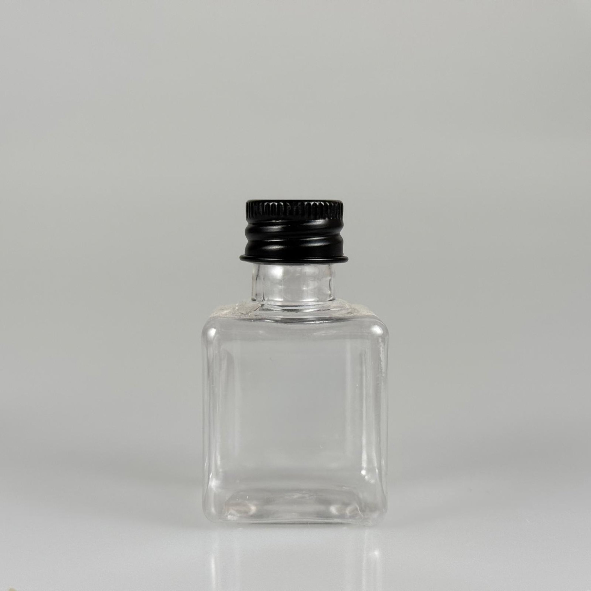 35 CC ŞEFFAF KARE PET ŞİŞE - KÖPÜK CONTALI SİYAH ALÜMİNYUM METAL KAPAKLI TAKIM - 35 ML ŞEFFAF KARE PET ŞİŞE