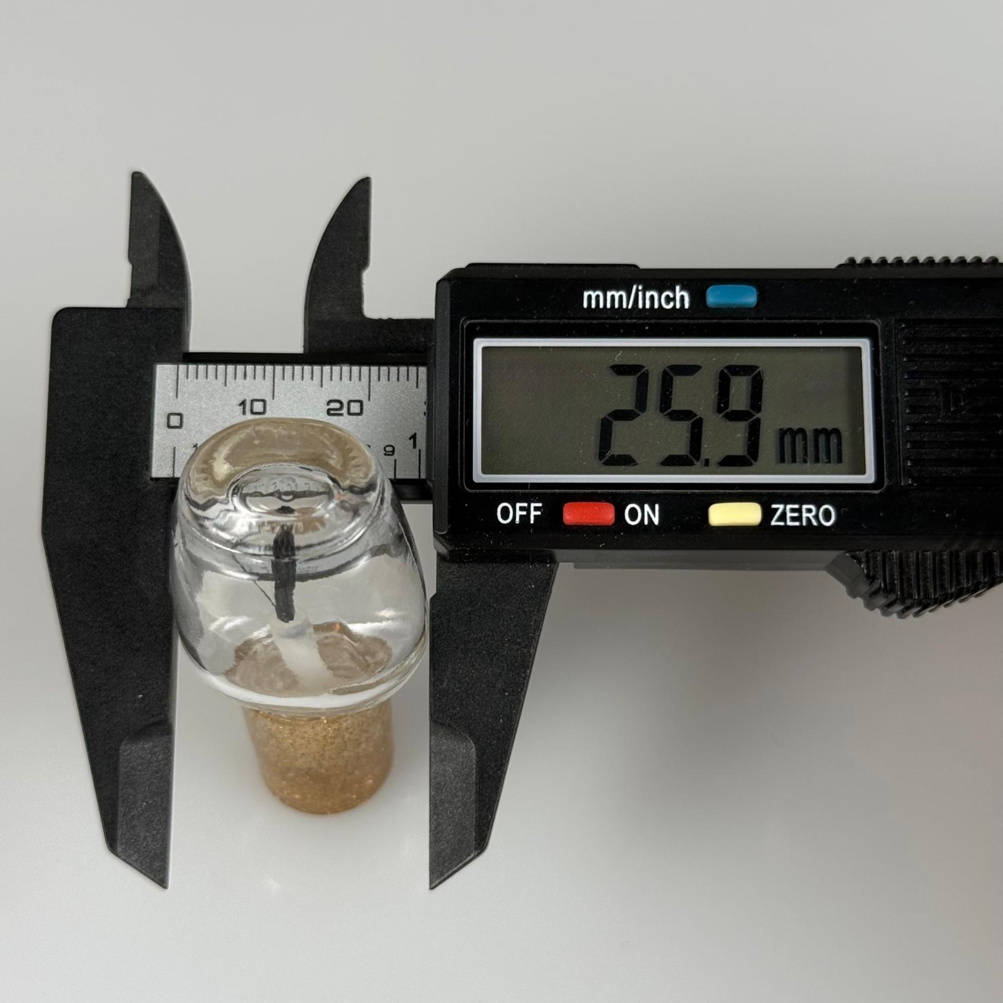 6 CC FIRÇALI CAM ŞİŞE - ŞEFFAF - 6 ML GOLD KAPAKLI FIRÇALI CAM ŞİŞE - CAM OJE ŞİŞESİ FIRÇALI BEYAZ KAPAKLI TAKIM - BOŞ OJE ŞİŞESİ, FIRÇALI ŞİŞE, OTOMOTİV VE MOBİLYA İÇİN RÖTÜŞ BOYA ŞİŞESİ VB. ÇOK AMAÇLI FIRÇALI ŞİŞE