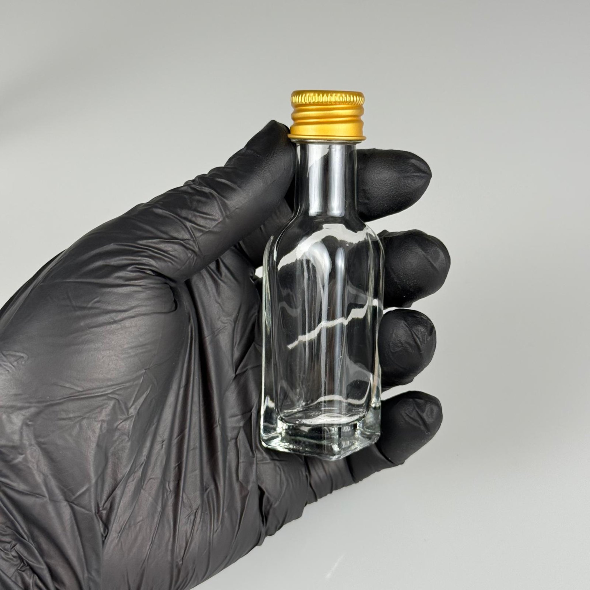 20 CC MARASKA KÖŞELİ CAM ŞİŞE + GOLD ALÜMİNYUM METAL KAPAKLI TAKIM - 20 ML SOS ŞİŞESİ