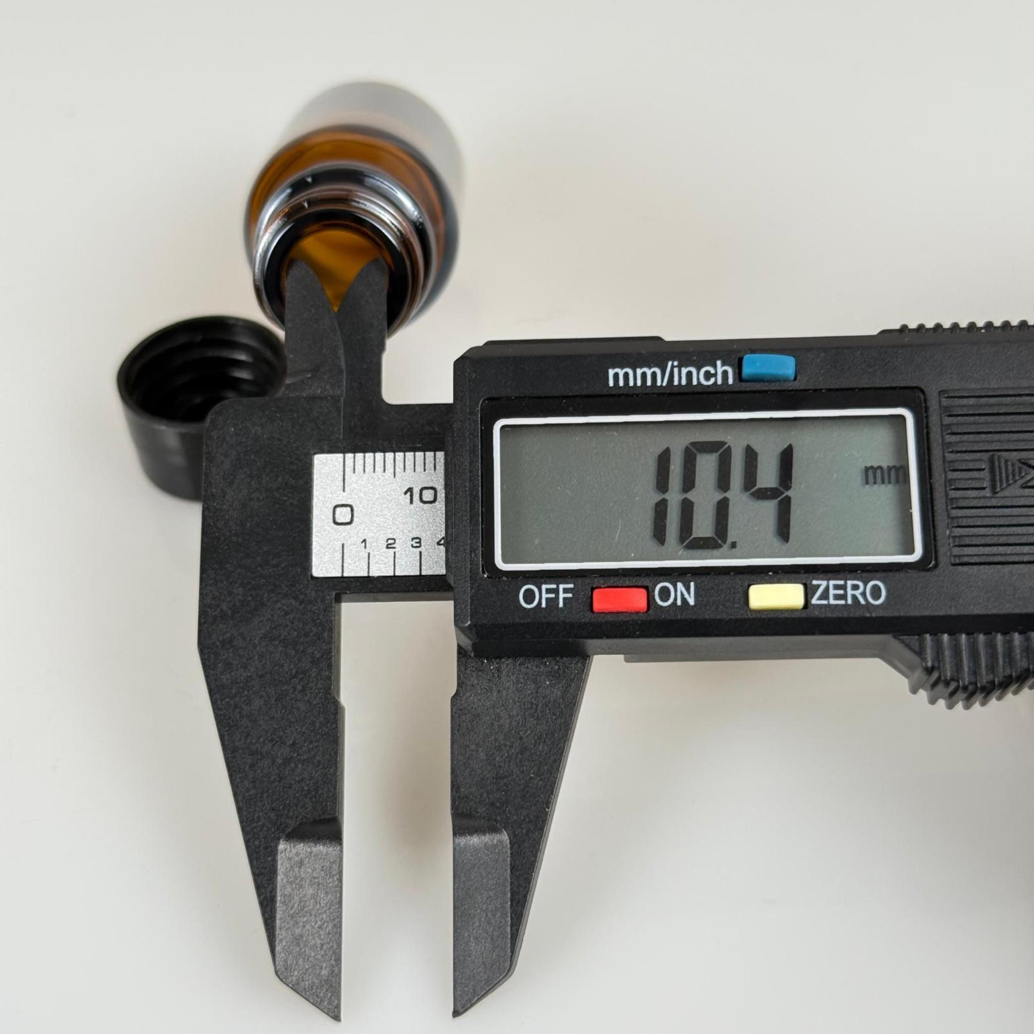 10 ML AMBER CAM ŞİŞE + CONTALI SİYAH KAPAK - 10 CC KAPAKLI CAM ŞİŞE