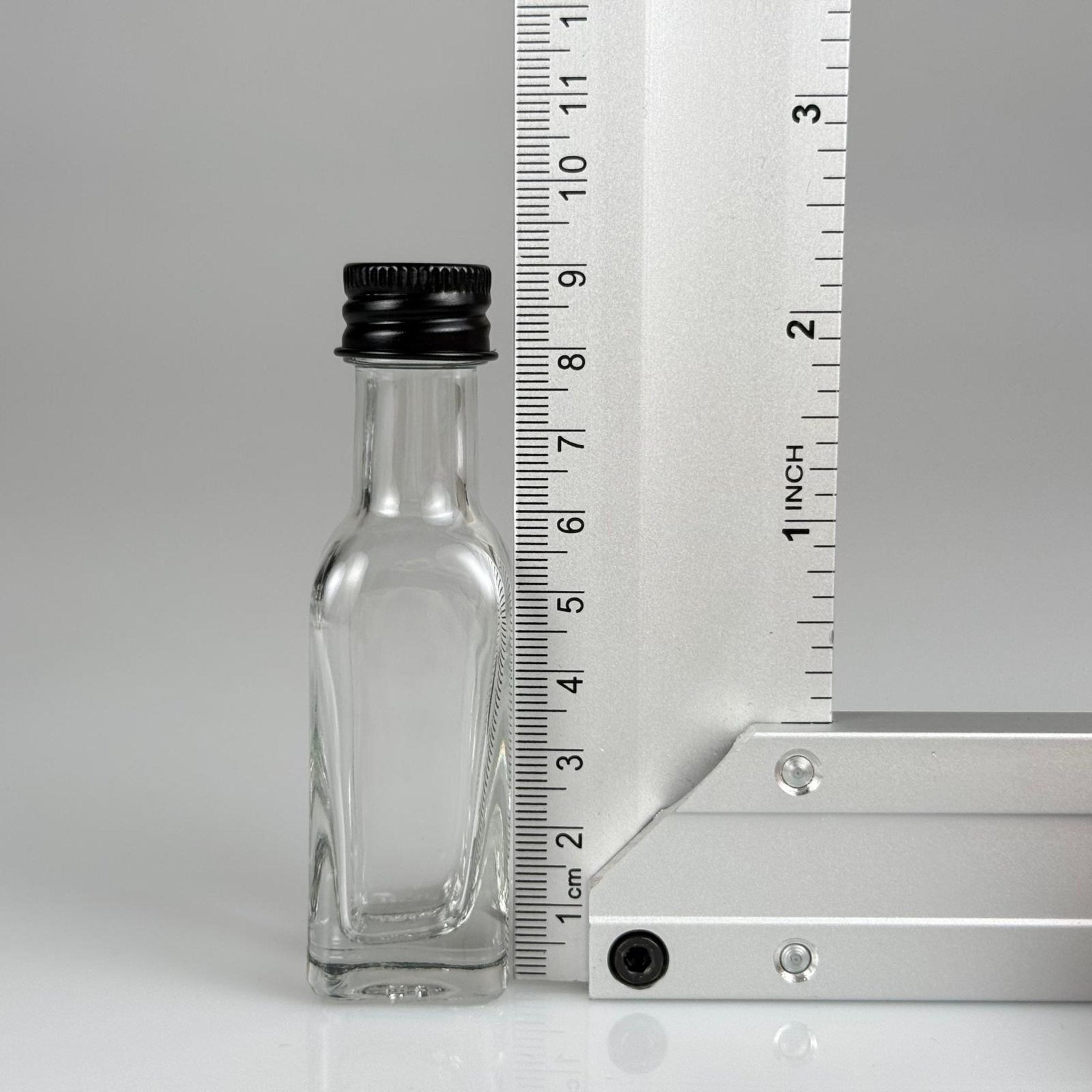 20 CC MARASKA KÖŞELİ CAM ŞİŞE + SİYAH ALÜMİNYUM METAL KAPAKLI TAKIM - 20 ML SOS ŞİŞESİ