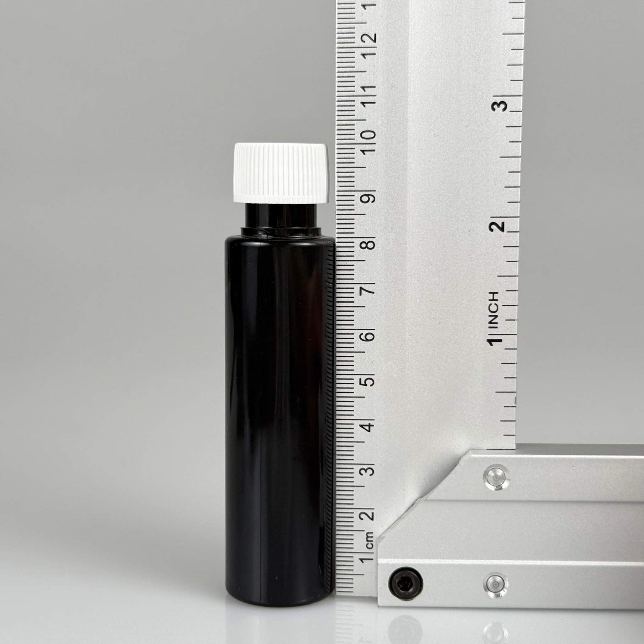 35 ML TIPALI, SIZDIRMAZ KAPAKLI PET ŞİŞE - 35 CC SİYAH PLASTİK ŞİŞE + CONTALI BEYAZ KAPAK + KÖR TIPA TAKIM