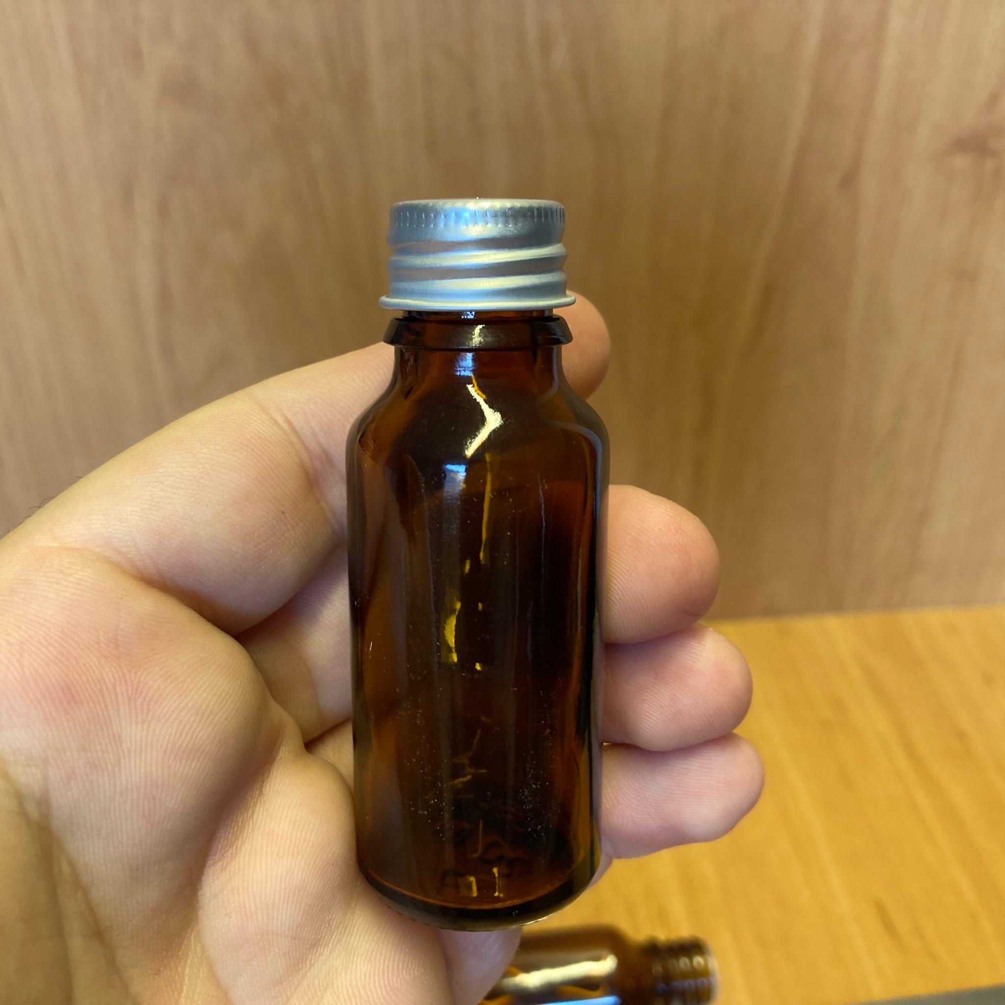 20 CC AMBER İÇTEN DAMLALIKLI - GÜMÜŞ METAL KAPAKLI CAM ŞİŞE - 20 ML KOLONYA TIPALI CAM ŞİŞE