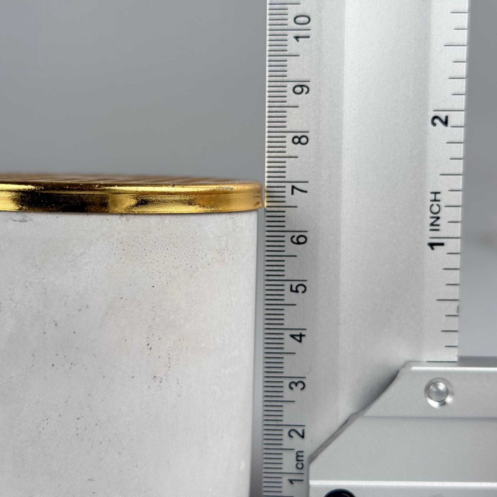 BETON MUMLUK - 100 CC - TAŞ BETONDAN MUM BARDAK - DEKORATİF MUM BARDAĞI, MİNİ SAKSI + DELİKLİ GOLD METAL KAPAK ALTIGEN DESENLİ