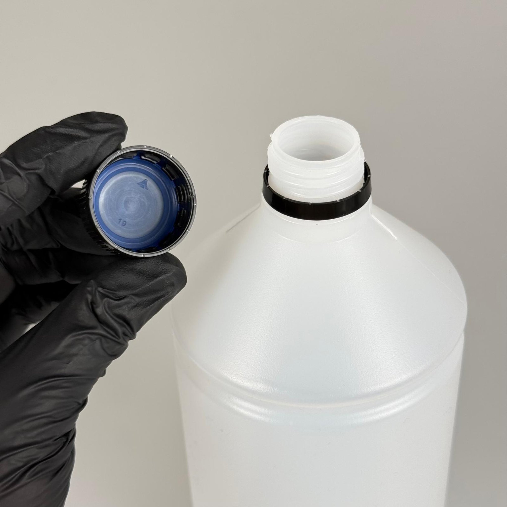 1000 CC TİNER ŞİŞESİ - SİYAH KİLİTLİ KAPAKLI - 1000 ML KİMYASALA DAYANIKLI PLASTİK ŞİŞE - 1 LT POLİETİLEN ŞİŞE