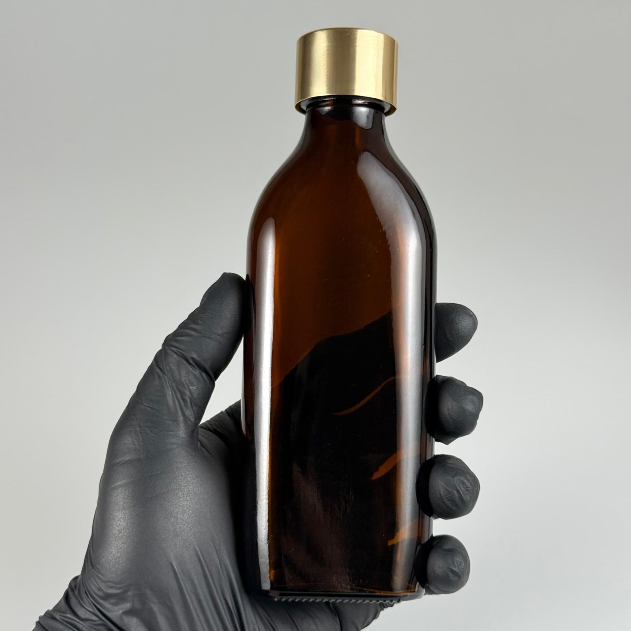 150 CC YASSI AMBER CAM ŞİŞE - ALÜMİNYUM KAPLAMALI GOLD KAPAKLI + KÖR TIPALI TAKIM - 150 ML KAHVERENGİ CAM ŞİŞE