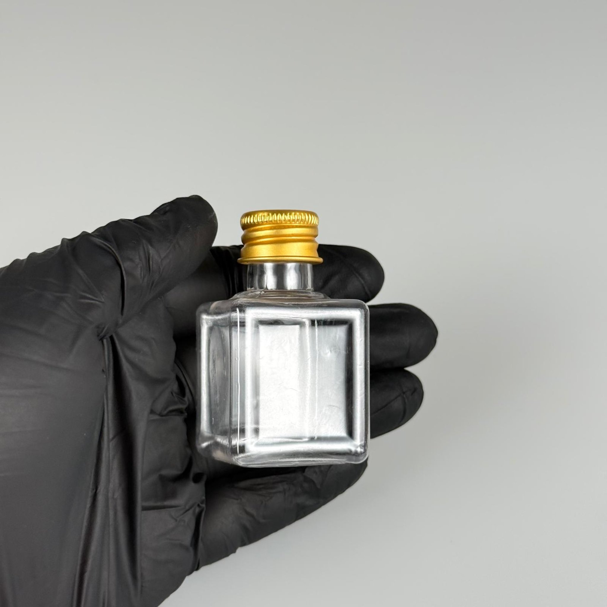 35 CC ŞEFFAF KARE PET ŞİŞE - KÖPÜK CONTALI GOLD ALÜMİNYUM METAL KAPAKLI TAKIM - 35 ML ŞEFFAF KARE PET ŞİŞE