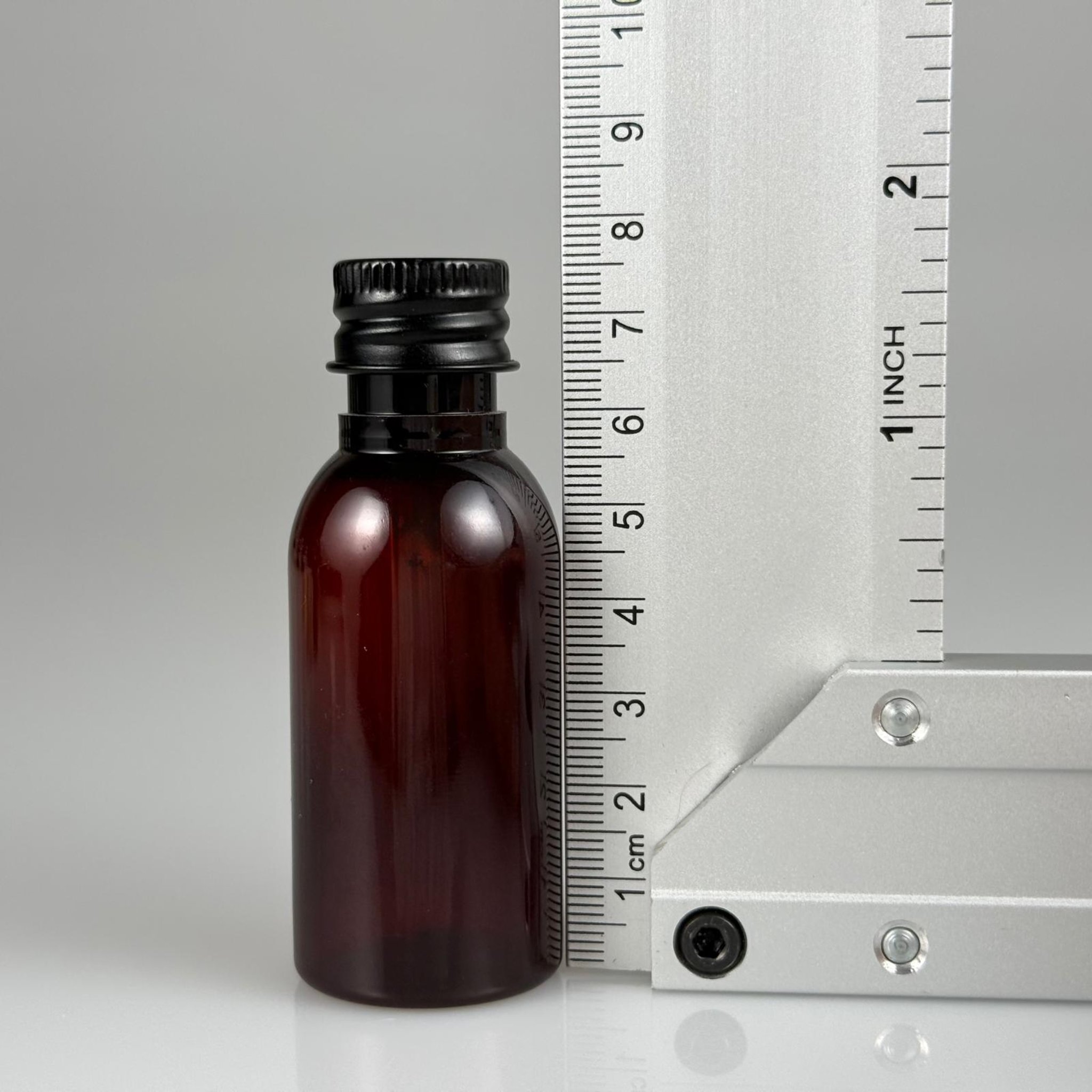 35 CC AMBER PET ŞİŞE - KÖPÜK CONTALI SİYAH ALÜMİNYUM METAL KAPAKLI TAKIM - 35 ML KAHVERENGİ PET ŞİŞE