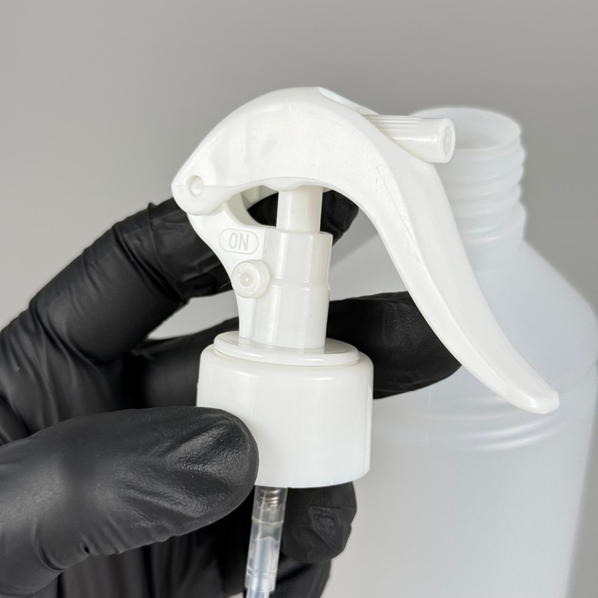500 CC TİNER ŞİŞESİ - BEYAZ TRİGER TETİK SPREYLİ (DUMAN PÜSKÜRTÜR) - 500 ML KİMYASALA DAYANIKLI PLASTİK ŞİŞE - 0,5 LT POLİETİLEN ŞİŞE