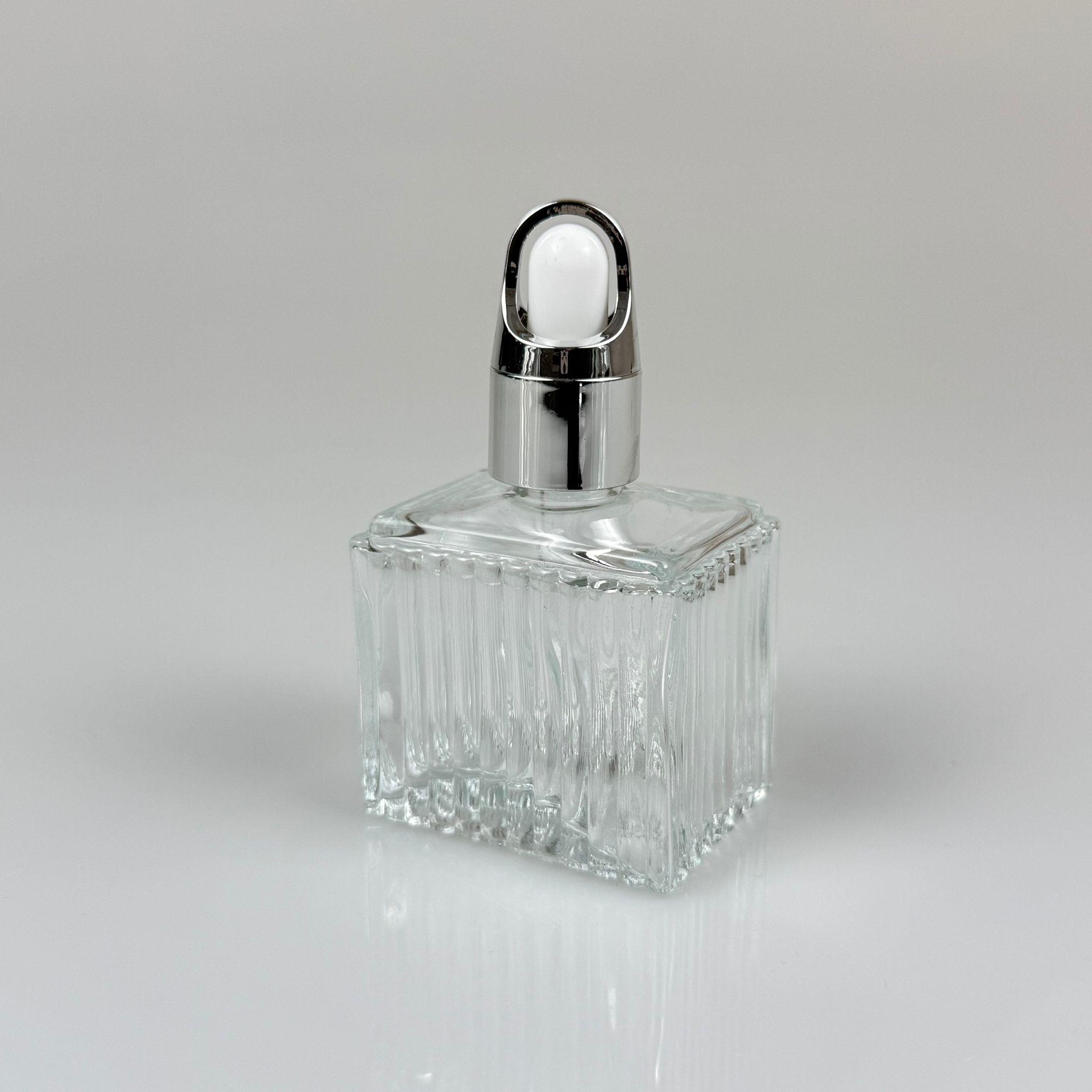 50 CC KÖŞELİ DESENLİ ÇİZGİLİ PRESTİJLİ CAM DAMLALIKLI ŞİŞE - BEYAZ EMZİK - GÜMÜŞ FLOWER SEPET MODEL METALİK KAPAK - 50 ML CAM DAMLALIKLI ŞİŞE - DAMLALIKLI BOŞ ŞİŞE