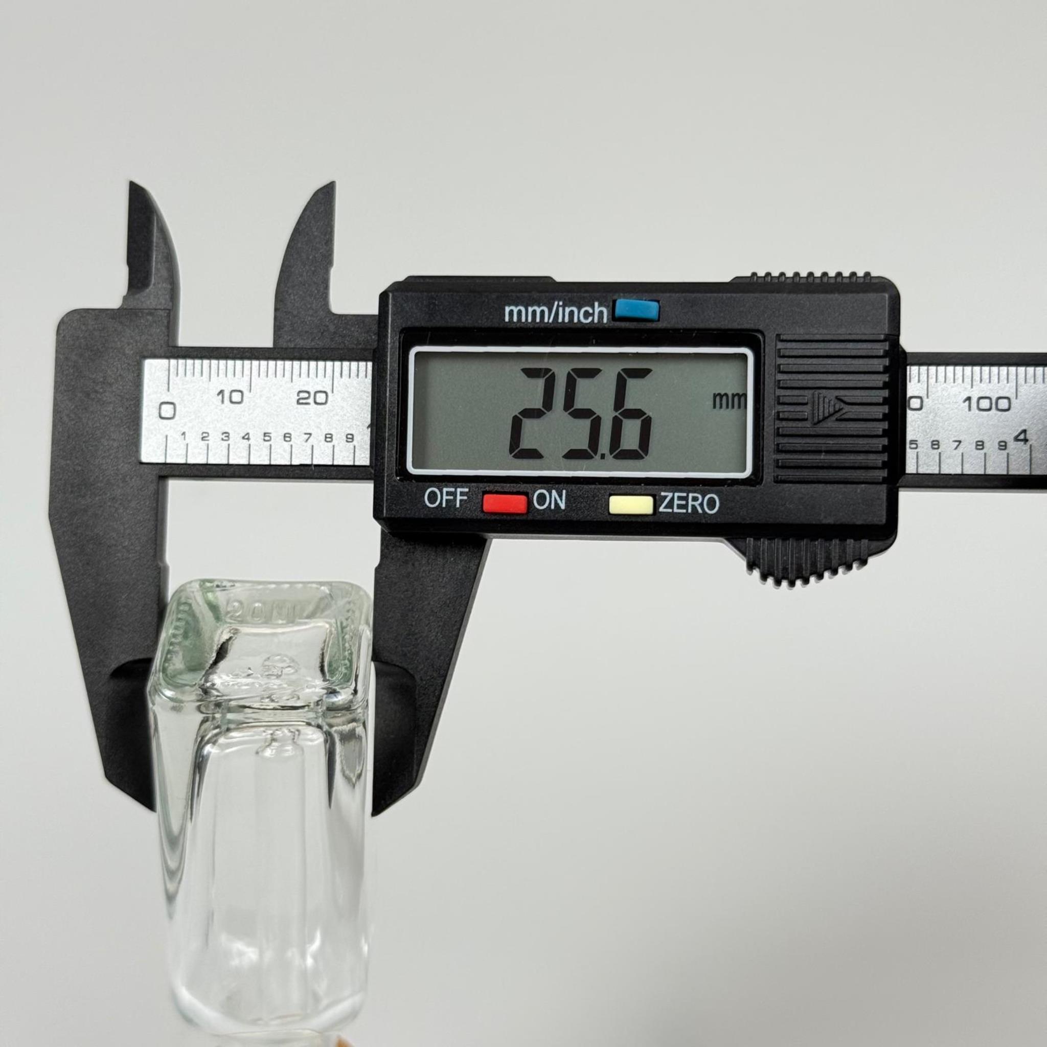 20 CC MARASKA KARE CAM DAMLALIKLI ŞİŞE - BEYAZ EMZİK - BAMBU AHŞAP KAPAK - 20 ML BAMBU KAPAKLI DAMLALIKLI CAM ŞİŞE
