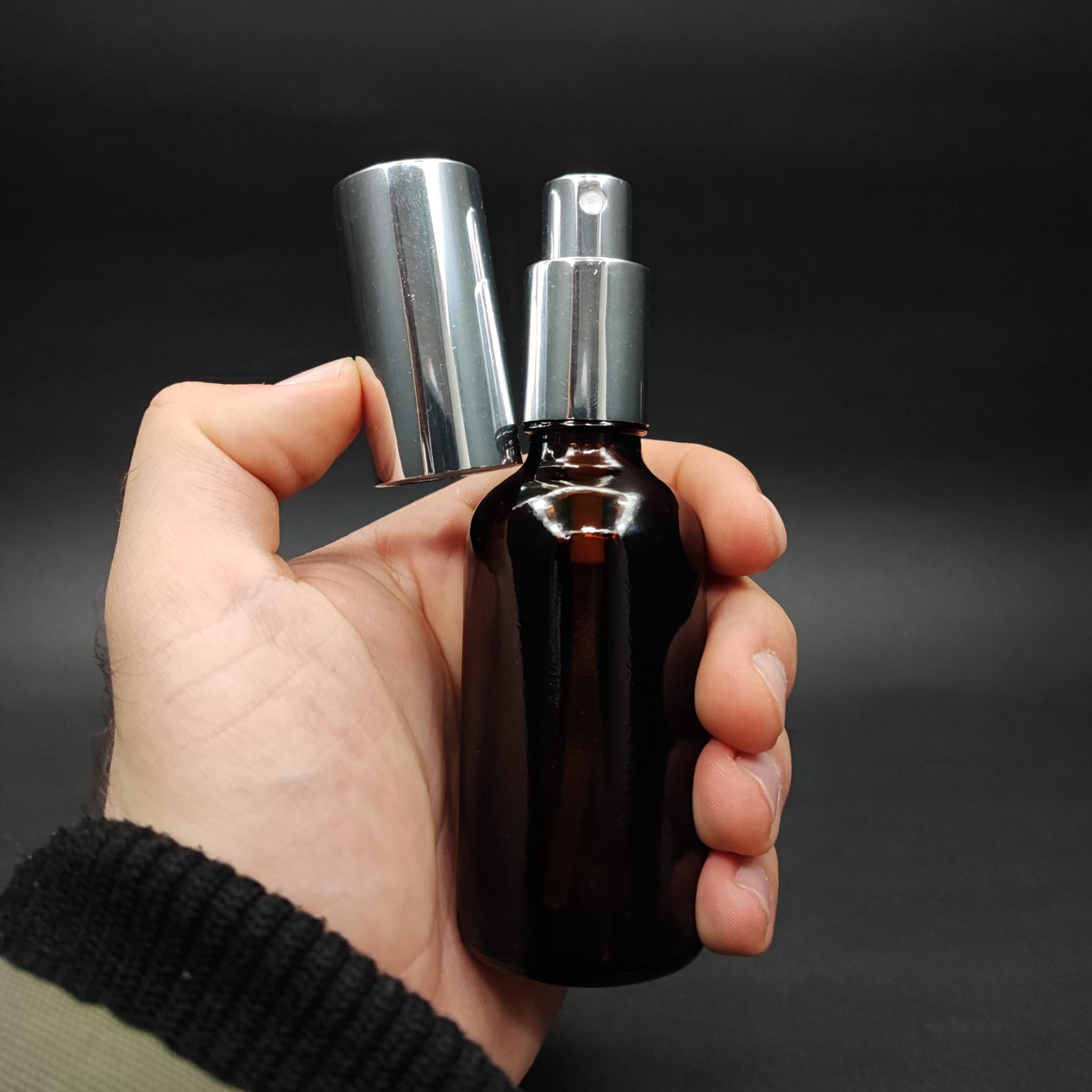 50 ML LÜKS VİDALI VALF ÇEVİRME PARFÜM ŞİŞELERİ - 50 CC AMBER CAM ŞİŞE - GÜMÜŞ METAL SPREYLİ KAPAKLI SET