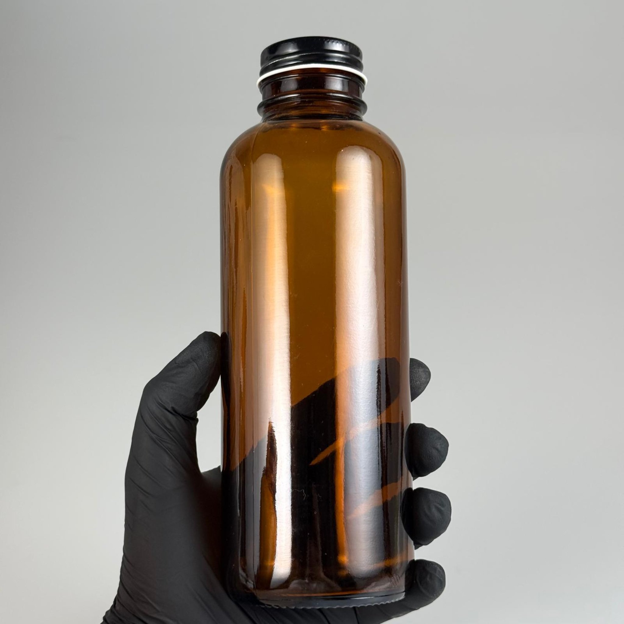500 CC ENDÜSTRİYEL, KEVITA MODEL GENİŞ AĞIZLI AMBER CAM ŞİŞE - CONTALI SİYAH METAL KAPAKLI + KENDİNDEN YAPIŞKANLI KÖPÜK CONTALI TAKIM - 500 ML CAM KAHVERENGİ ECZA, ZEYTİNYAĞI, ÇEREZ, GRANÜR KAHVE, COLDBREW VB İÇİN ÇOK AMAÇLI CAM ŞİŞELER