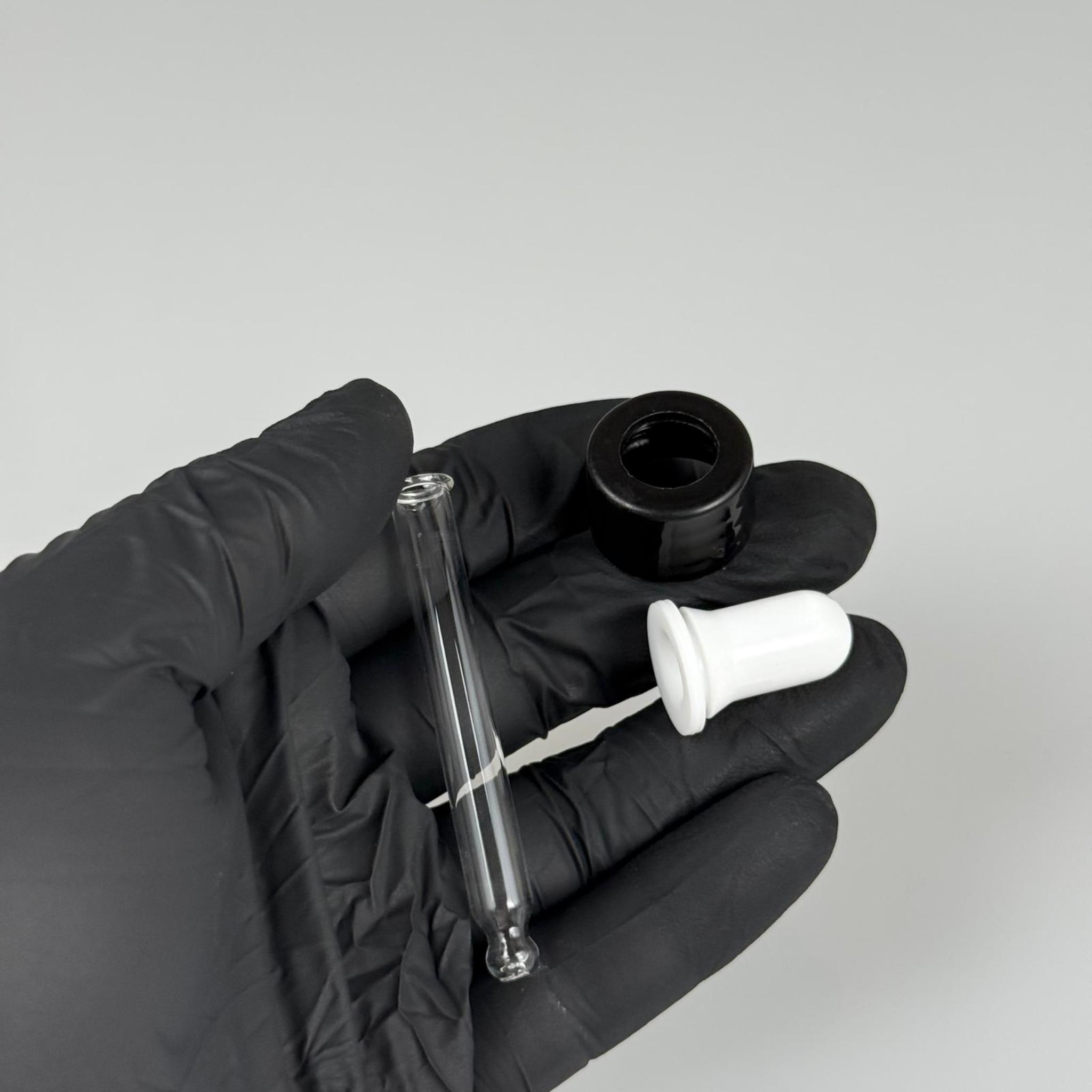 18 MM CAM DAMLALIKLI TAKIM - BEYAZ EMZİK + DELİKLİ PLASTİK DÜZ SİYAH KAPAK + 59 MM CAM PİPET